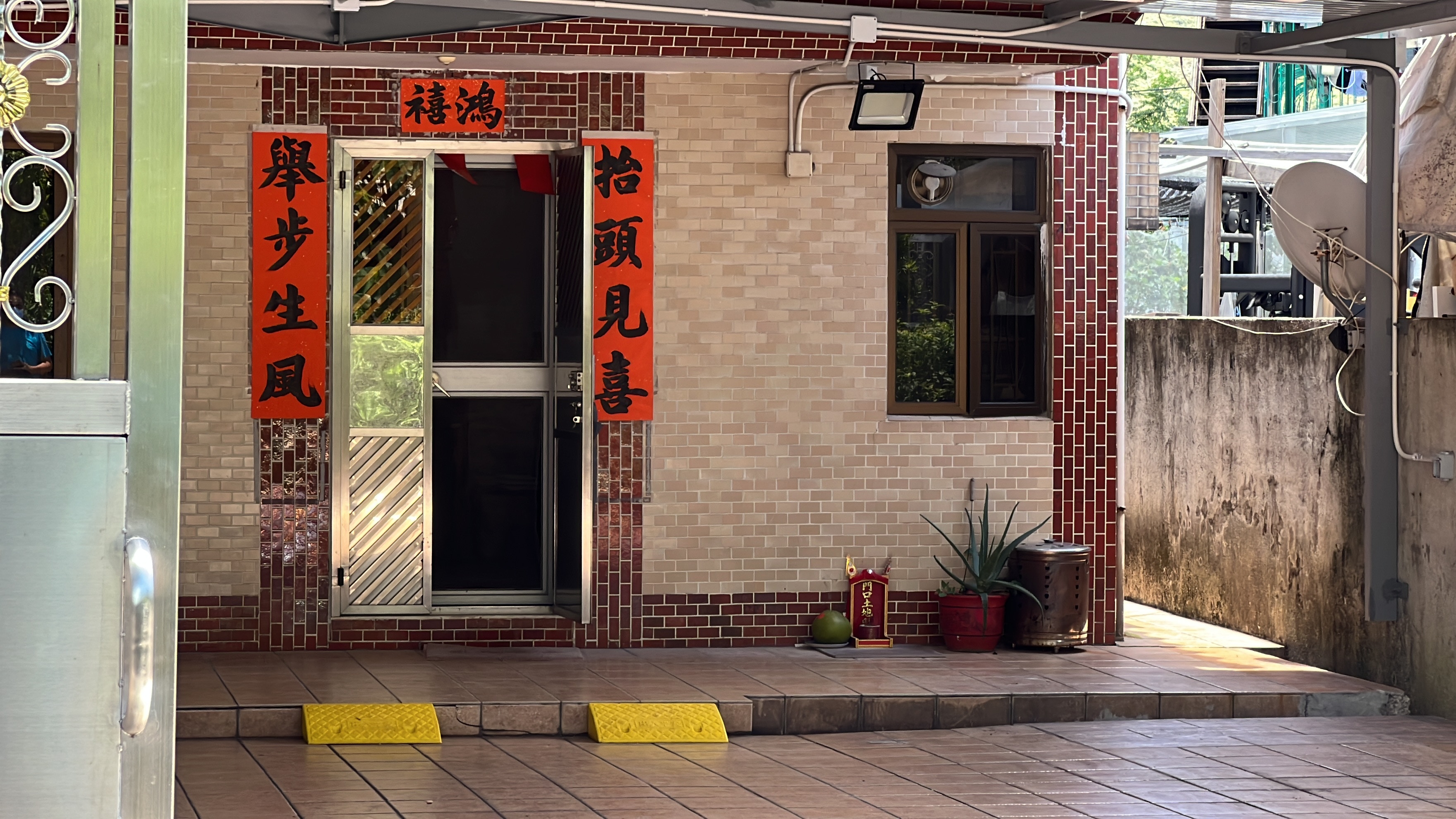 死者生前與家人居住大旗嶺村一村屋。（翁鈺輝攝）