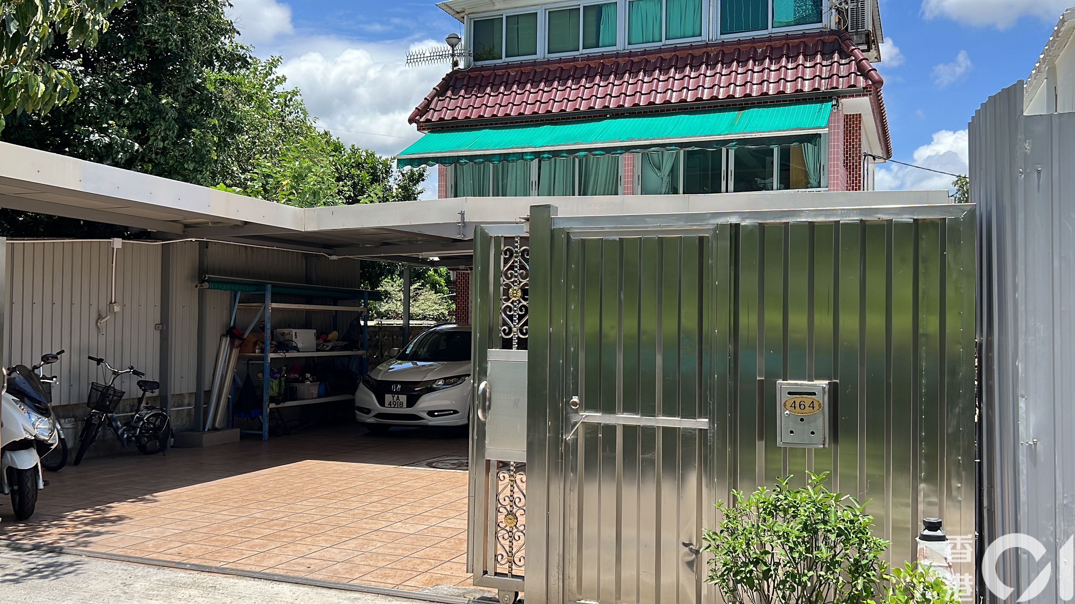 死者生前與家人居住大旗嶺村一村屋。（翁鈺輝攝）
