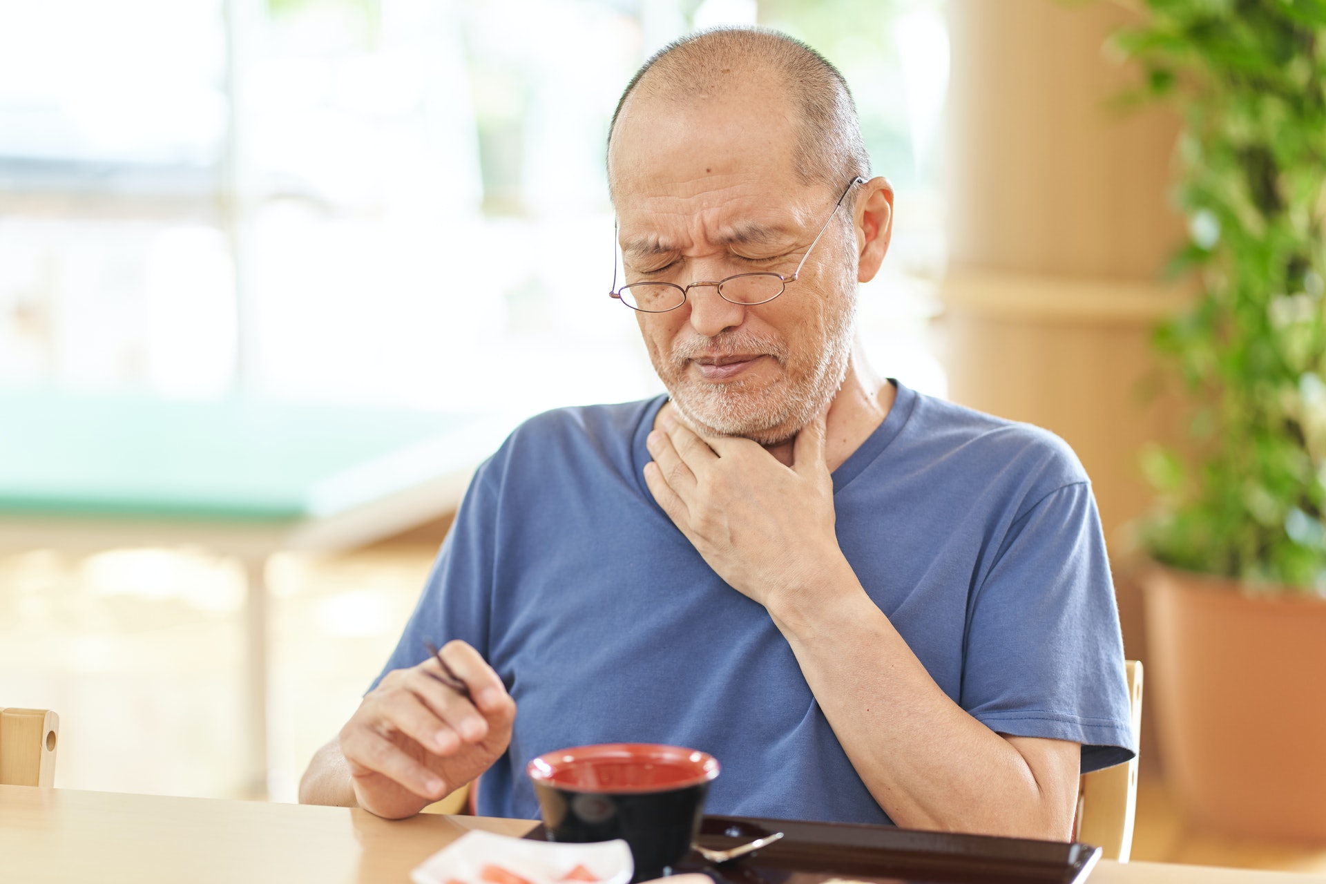 吞嚥障礙是常見的長者健康問題。(Shutterstock) 吞嚥障礙是常見的長者健康問題。(Shutterstock)