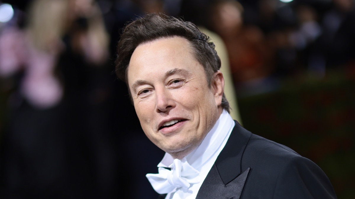 靠意念工作不是夢？ Elon Musk：已把大腦上傳雲端