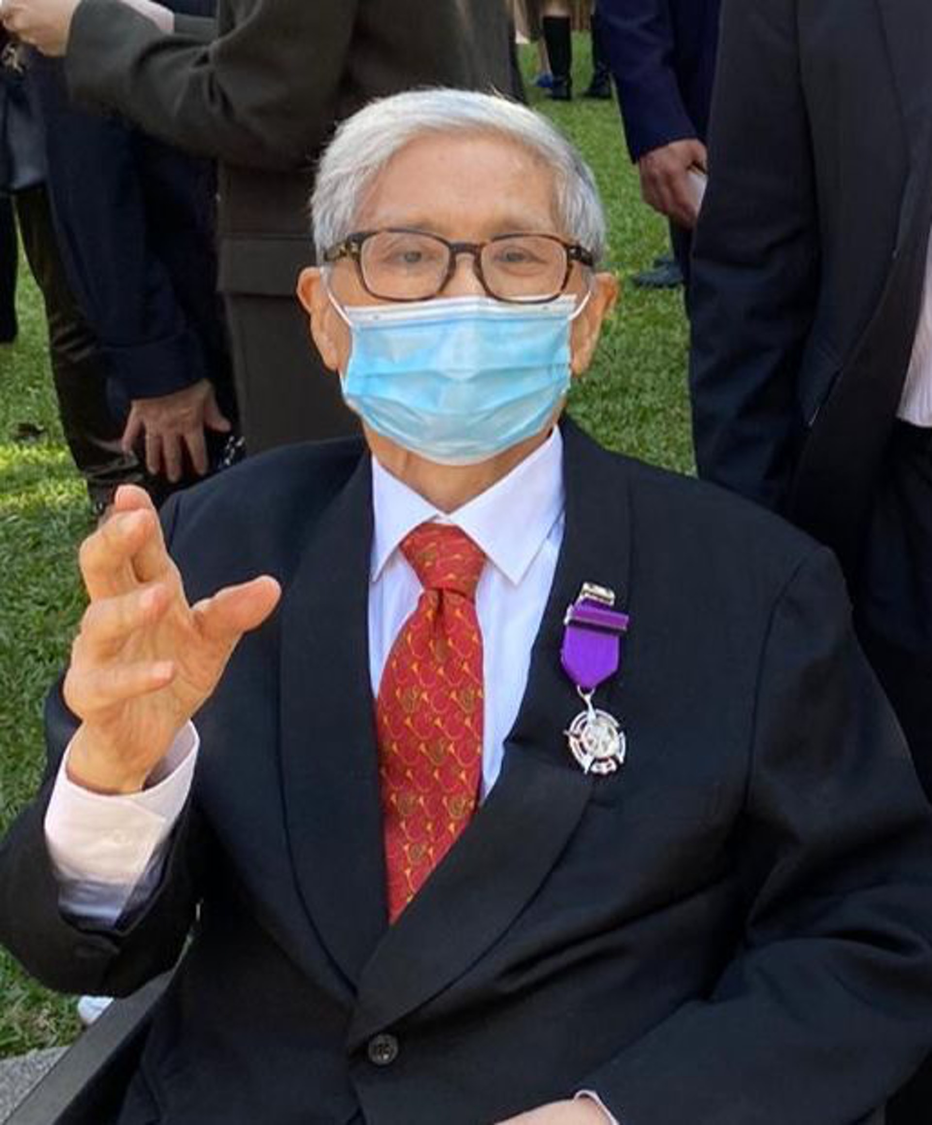被譽為「香港兒童合唱之父」的葉惠康博士在2021年獲頒授銀紫荊星章,表揚對香港音樂所作出的貢獻。 被譽為「香港兒童合唱之父」的葉惠康博士在2021年獲頒授銀紫荊星章,表揚對香港音樂所作出的貢獻。