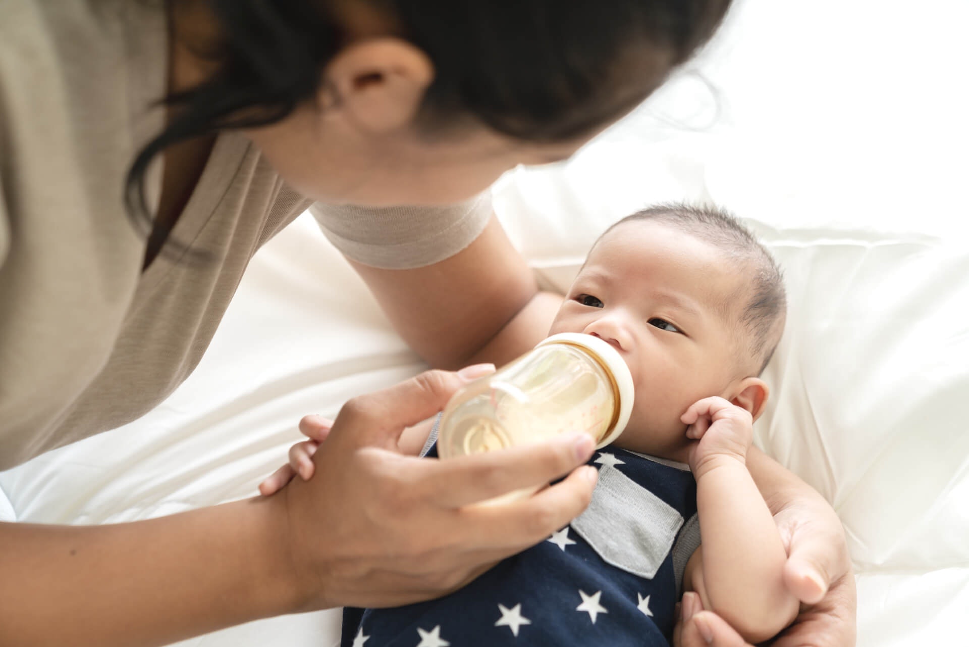 天寶陪月的產後陪月服務內容包括協助母親和嬰兒出院回家;提供產後調理和進補;照料新生兒的起居飲食等。(圖片:healthymatters) 天寶陪月的產後陪月服務內容包括協助母親和嬰兒出院回家;提供產後調理和進補;照料新生兒的起居飲食等。(圖片:healthymatters)