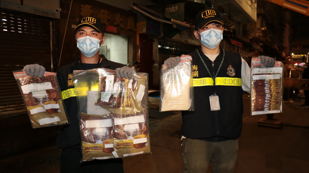 馬來西亞寄港咖啡粉藏$220萬可卡因海關拘無業男 – 香港01