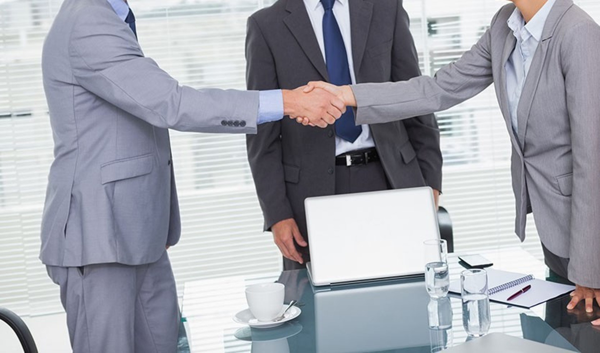 身高予人一種正面可靠的感覺,對於將來的工作、社交以至人生機遇可帶來無窮影響。(圖片:shutterstock) 身高予人一種正面可靠的感覺,對於將來的工作、社交以至人生機遇可帶來無窮影響。(圖片:shutterstock)