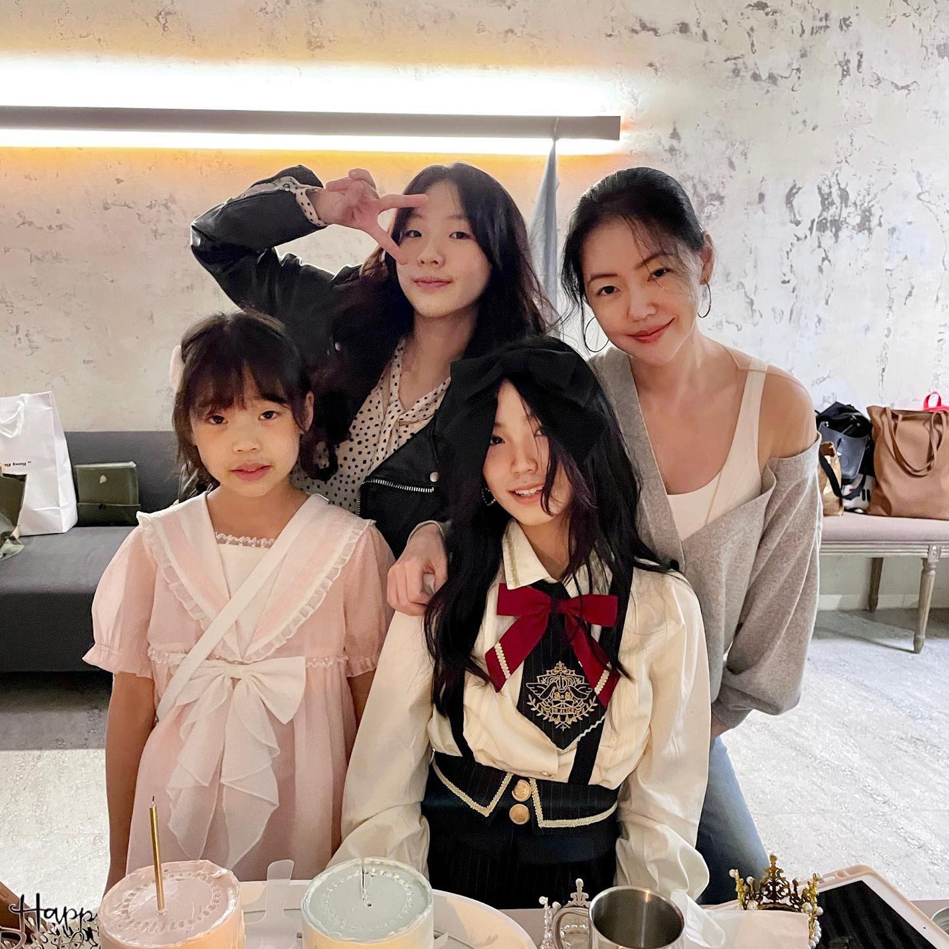 小S徐熙娣先後誕下3個女兒。(IG@silverwingfencing) 小S徐熙娣先後誕下3個女兒。(IG@silverwingfencing)