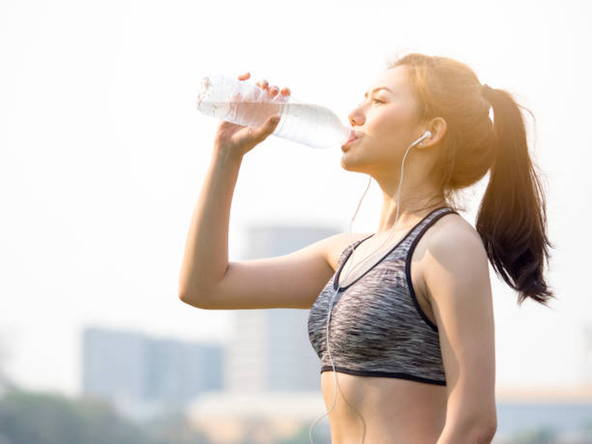 中暑解決方法|正確飲水方法(unsplash)