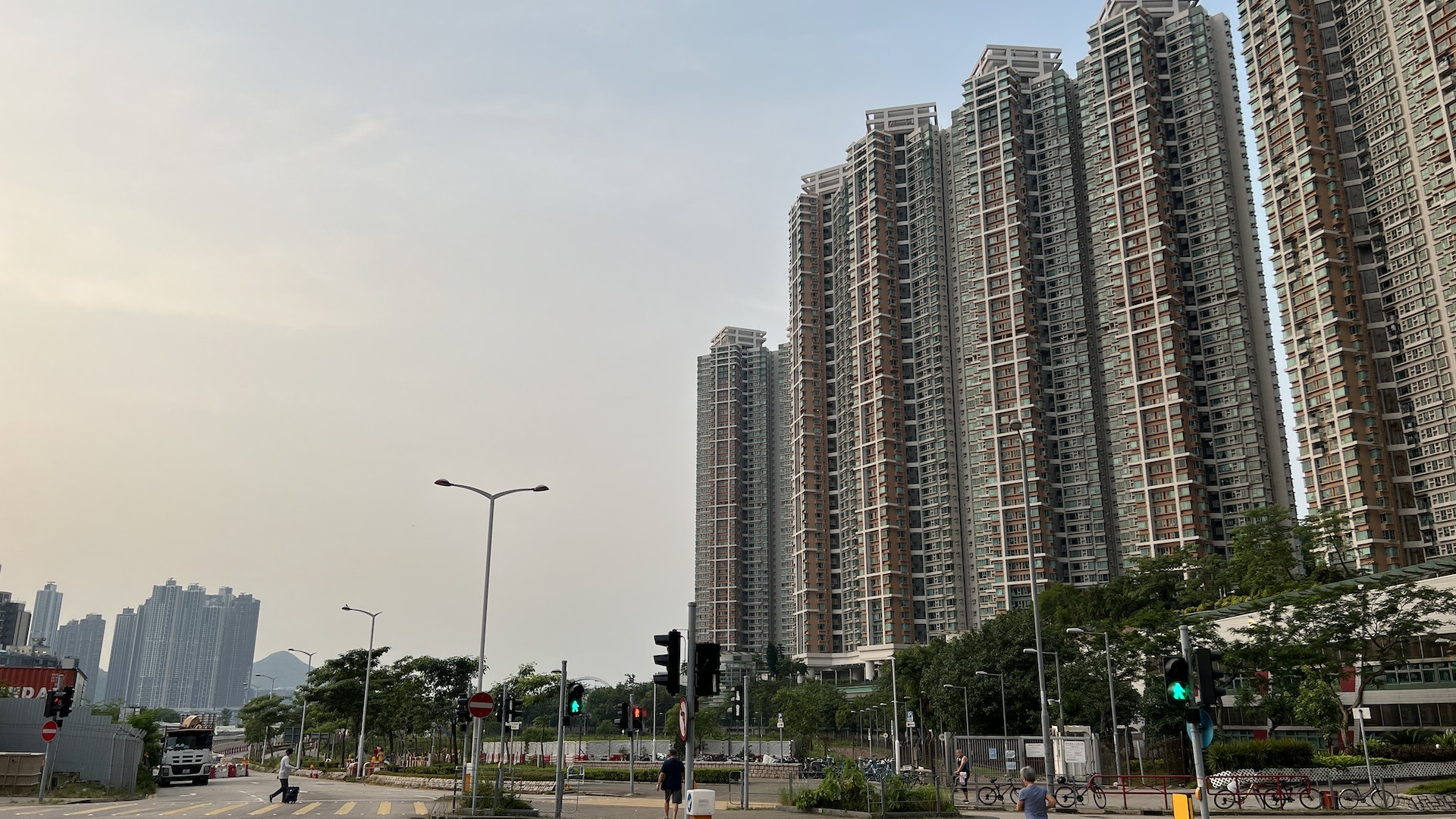 天氣交通 今日最高約34度下午局部地區有雨未來兩三日酷熱 天氣交通 今日最高約34度下午局部地區有雨未來兩三日酷熱