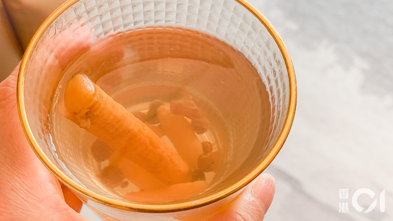 「生脈飲」用黨參、麥冬、五味子一起煮水飲用,益氣生津,提神解暑。 「生脈飲」用黨參、麥冬、五味子一起煮水飲用,益氣生津,提神解暑。