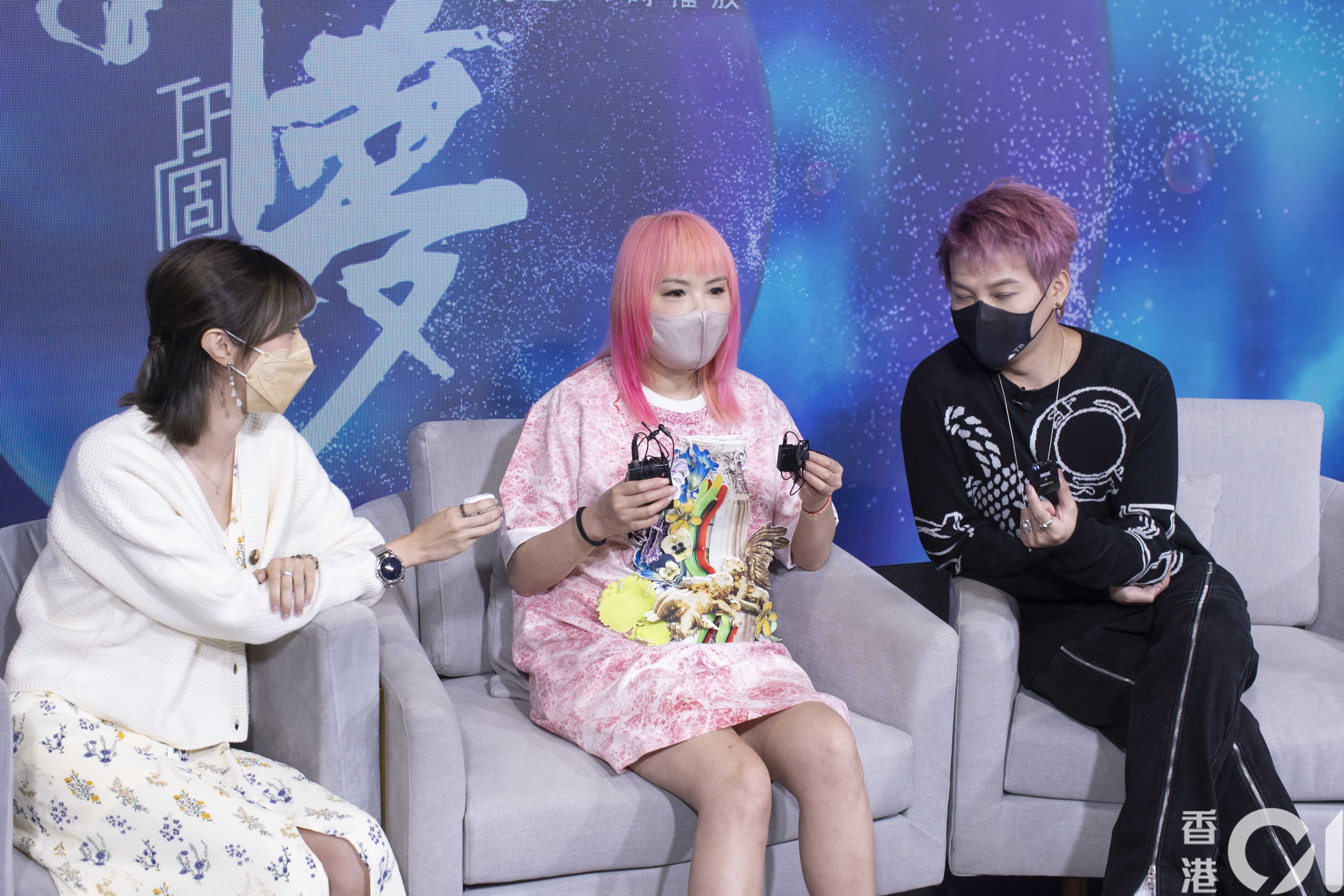 杜如風（Helen）、ERROR成員保錡和王頌茵（Kathy仔）擔任主持。（梁碧玲攝）