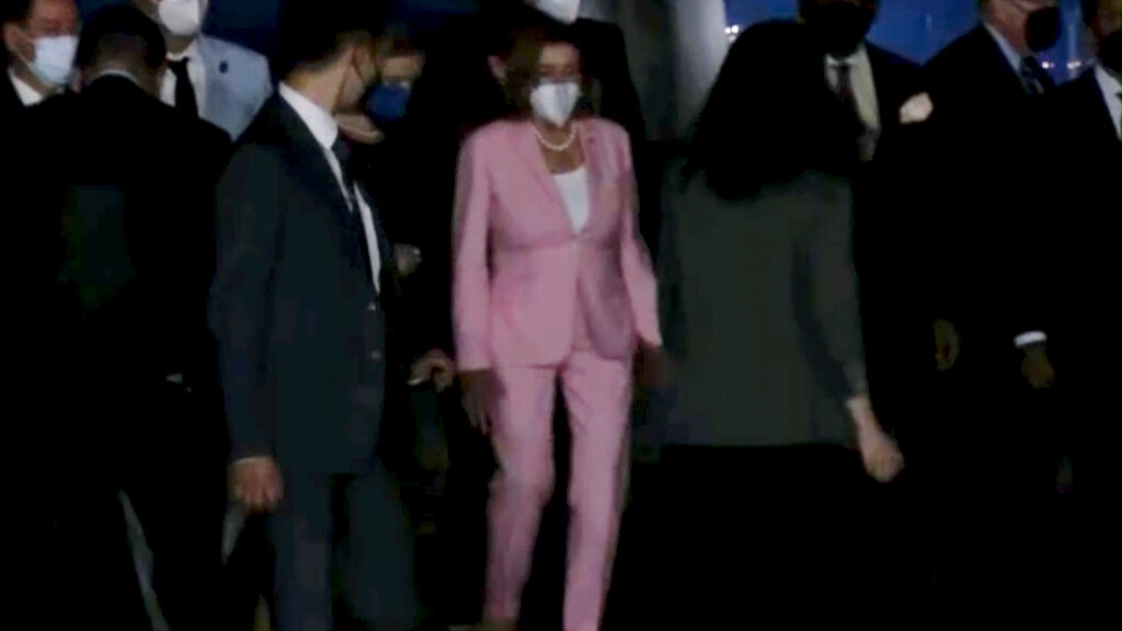佩洛西抵台後發聲明 稱此行是兌現美國支持台灣民主的承諾 佩洛西抵台後發聲明 稱此行是兌現美國支持台灣民主的承諾