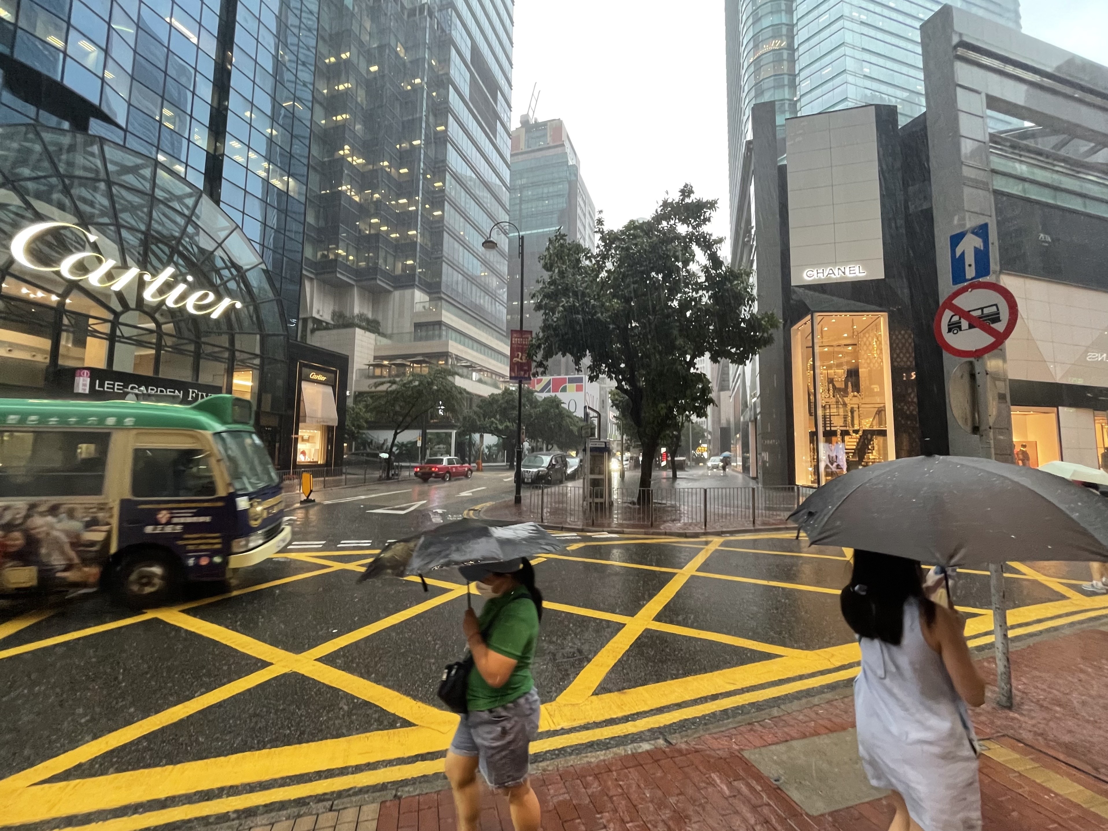 优享资讯 双台风 天文台突发出一号风球料热带低气压周四晚最近香港 优享资讯 双台风 天文台突发出一号风球料热带低气压周四晚最近香港