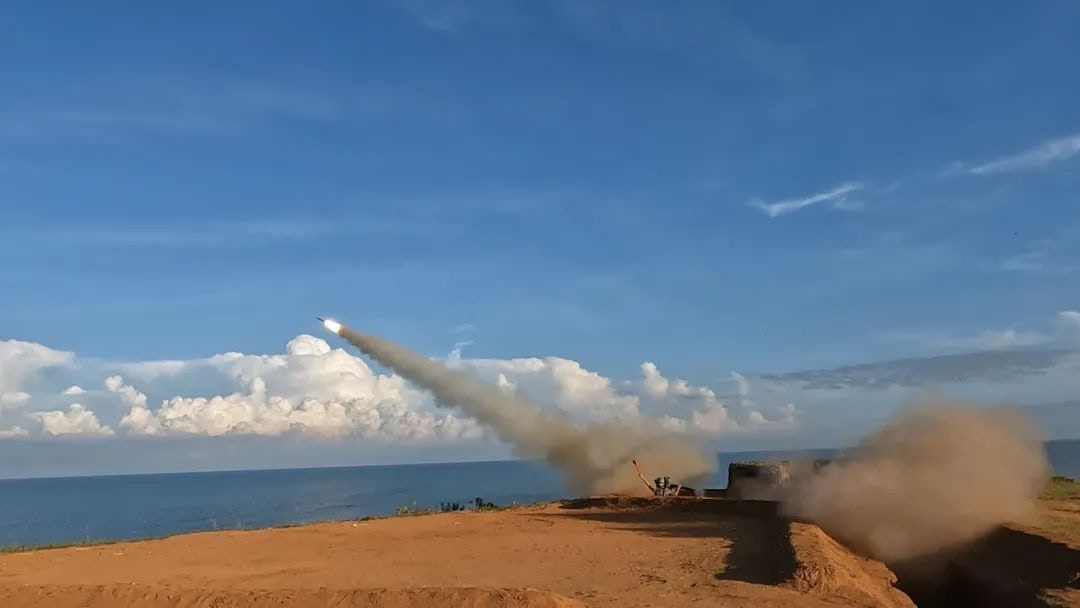 台海軍演｜解放軍圍台實彈演習　會使用東風抑或長劍導彈？