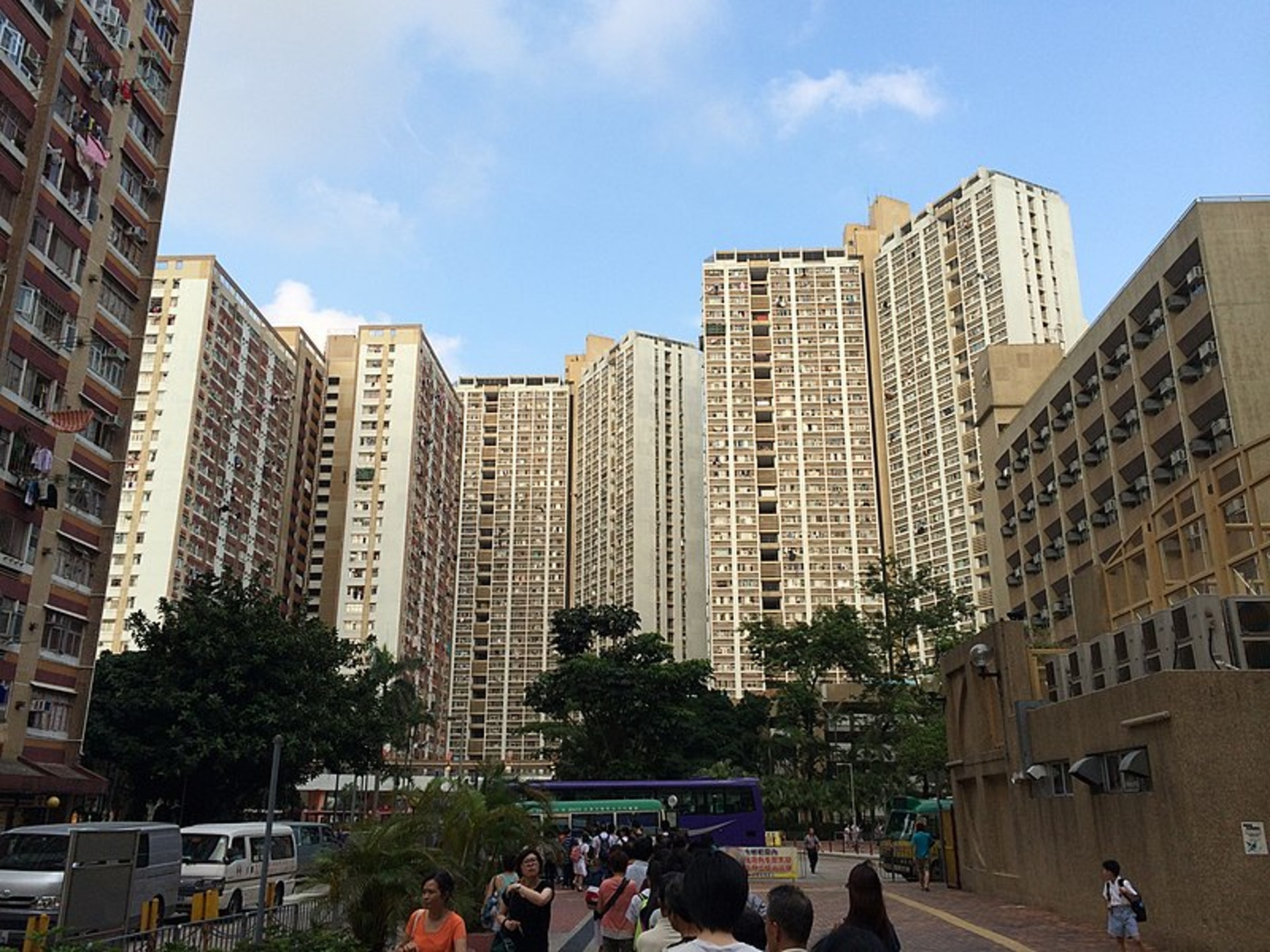 港媽發文指第二次配房派樂華北邨頂層單位,但小孩患過度活躍症,看到欄杆後令她很擔憂。(資料圖片) 港媽發文指第二次配房派樂華北邨頂層單位,但小孩患過度活躍症,看到欄杆後令她很擔憂。(資料圖片)