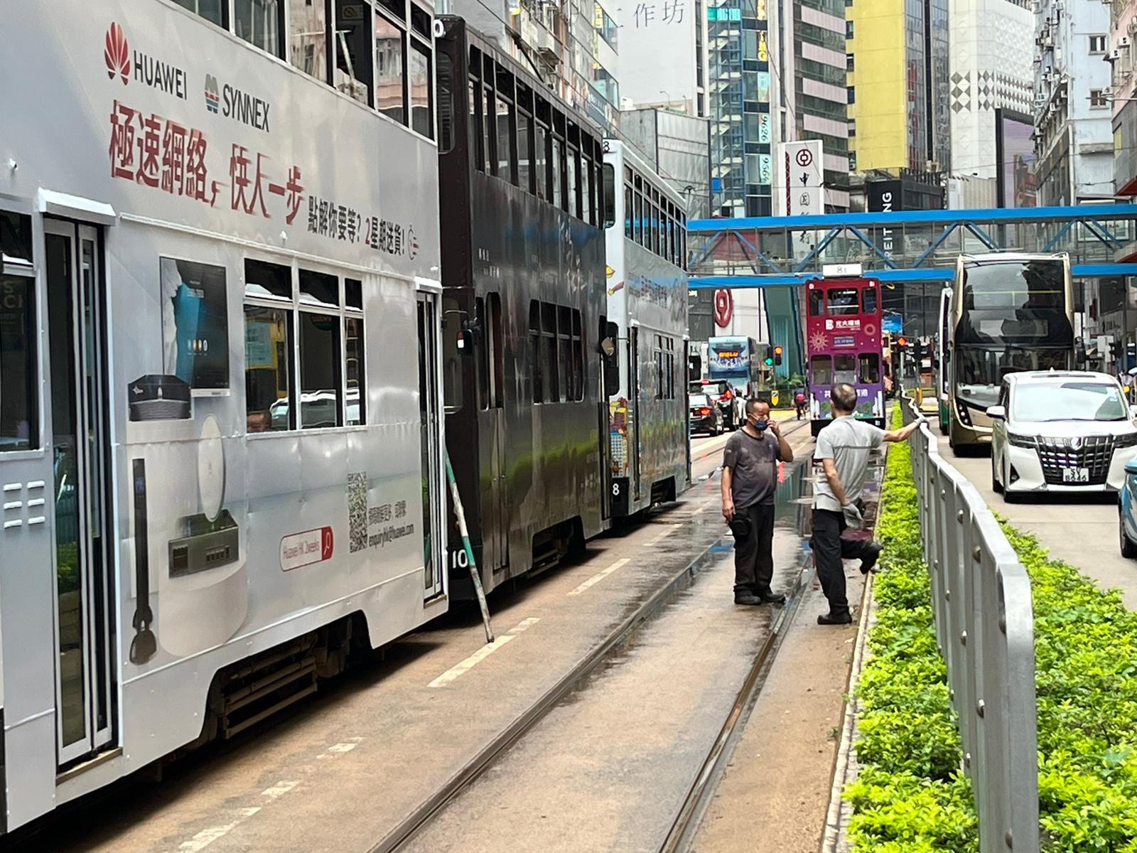 灣仔電車疑無電服務受阻逾30輛大排長龍
