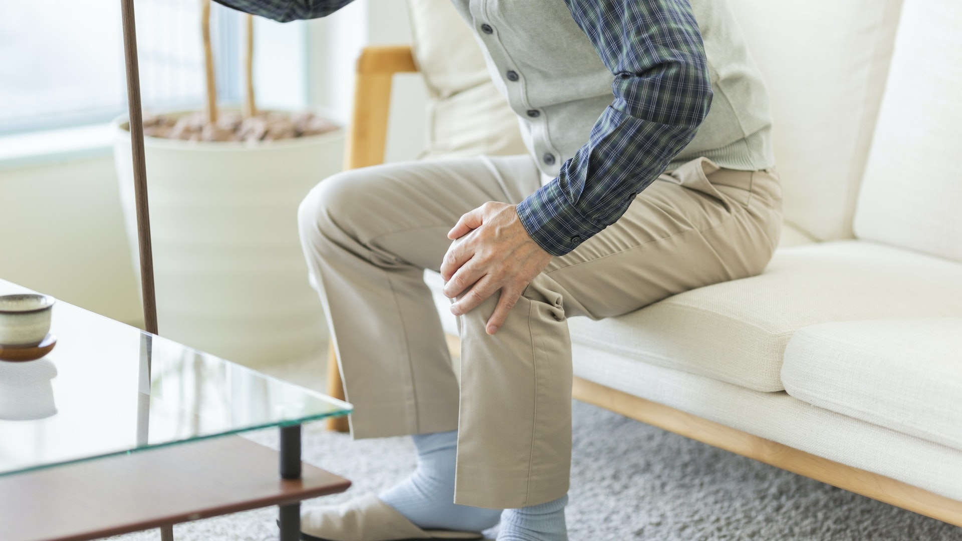 關節健康|膝蓋、肩頸常「喀喀聲」?未必是骨質疏鬆 提防易退化 關節健康|膝蓋、肩頸常「喀喀聲」?未必是骨質疏鬆 提防易退化