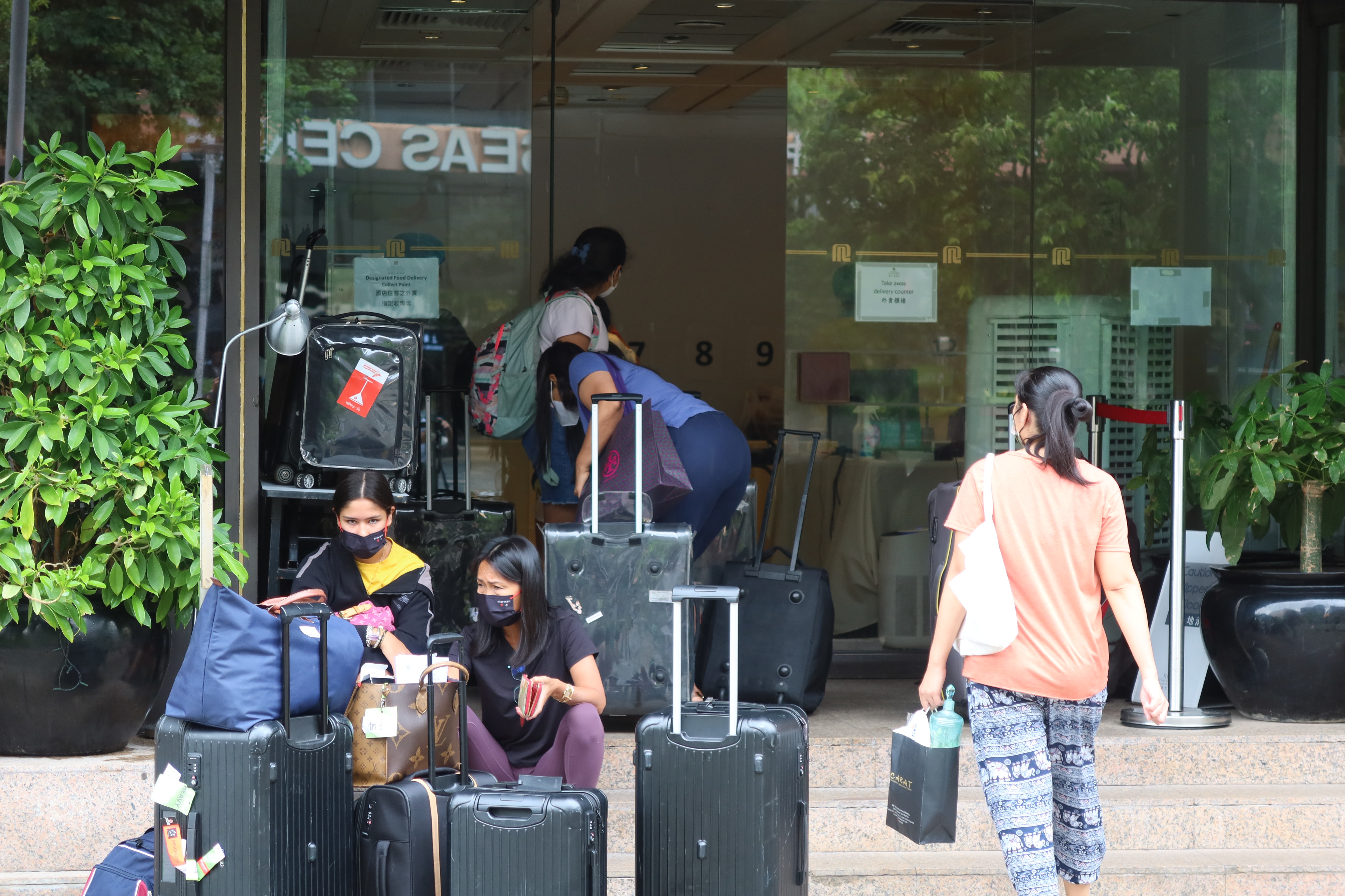 今起3 4檢疫措施實施賓館業界指外傭需求大房價升二至三成 今起3 4檢疫措施實施賓館業界指外傭需求大房價升二至三成