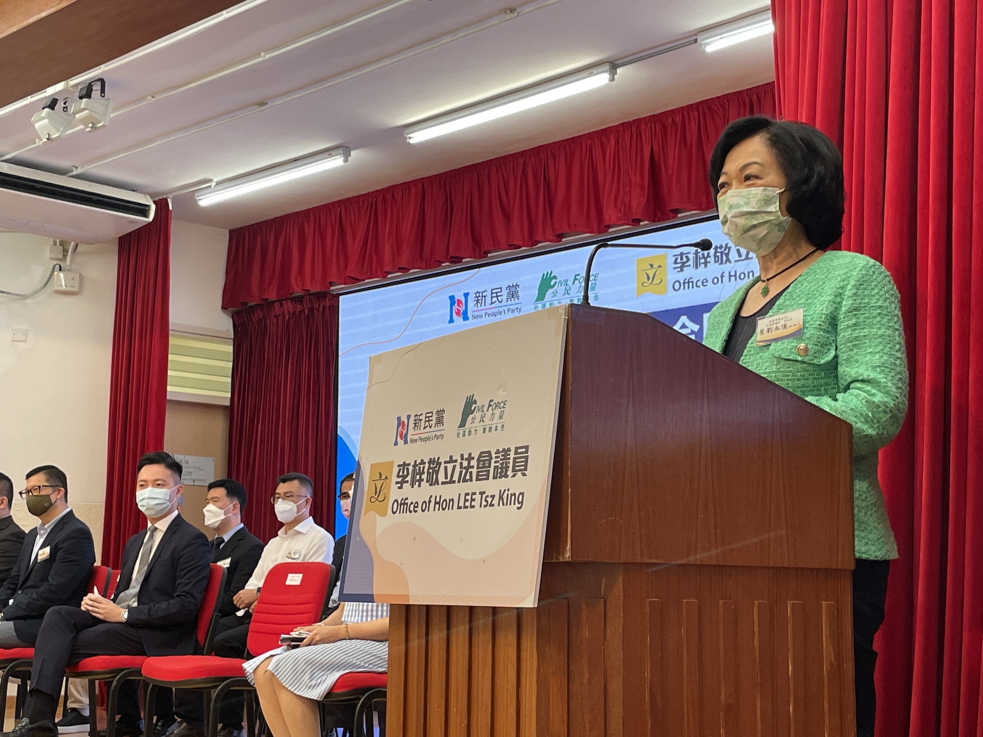 葉劉淑儀出席新民黨議員李梓敬議辦開幕典禮。(鄭嘉惠攝) 葉劉淑儀出席新民黨議員李梓敬議辦開幕典禮。(鄭嘉惠攝)