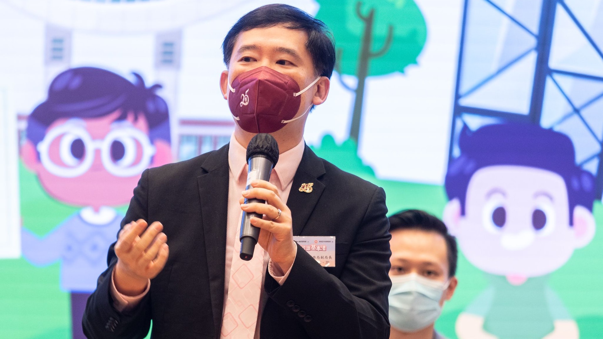 高官染疫︱政制局副局長胡健民快測陽性 9.26最近一次返工 高官染疫︱政制局副局長胡健民快測陽性 9.26最近一次返工