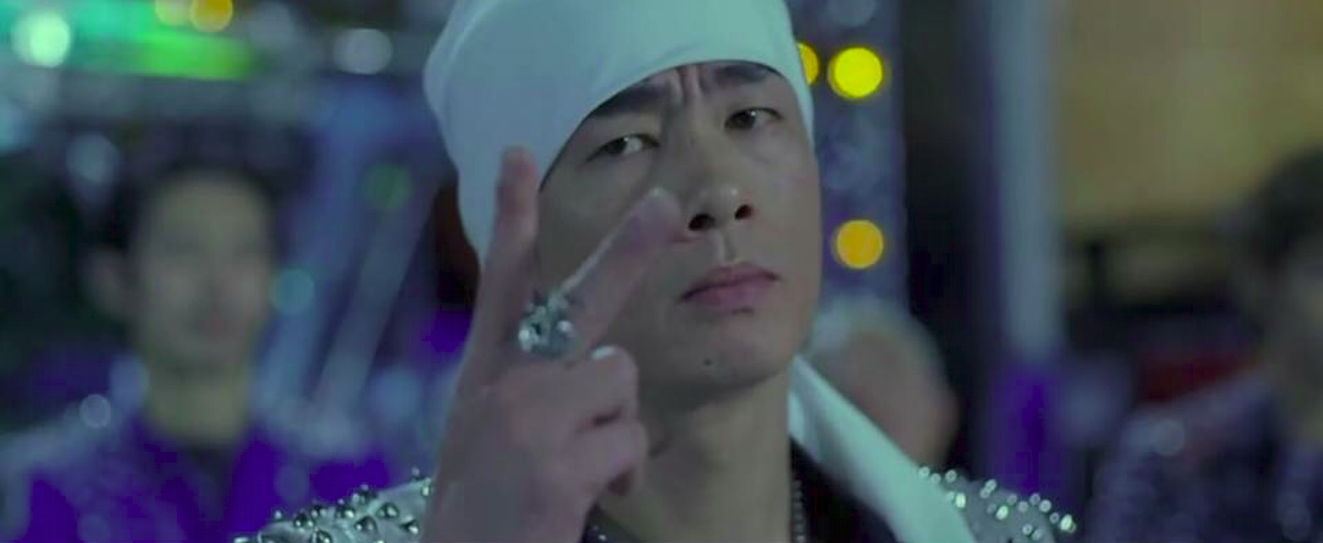 頭文字d 陳小春相隔17年再扮須藤京一坐在廢車前自嘲落魄 頭文字d 陳小春相隔17年再扮須藤京一坐在廢車前自嘲落魄