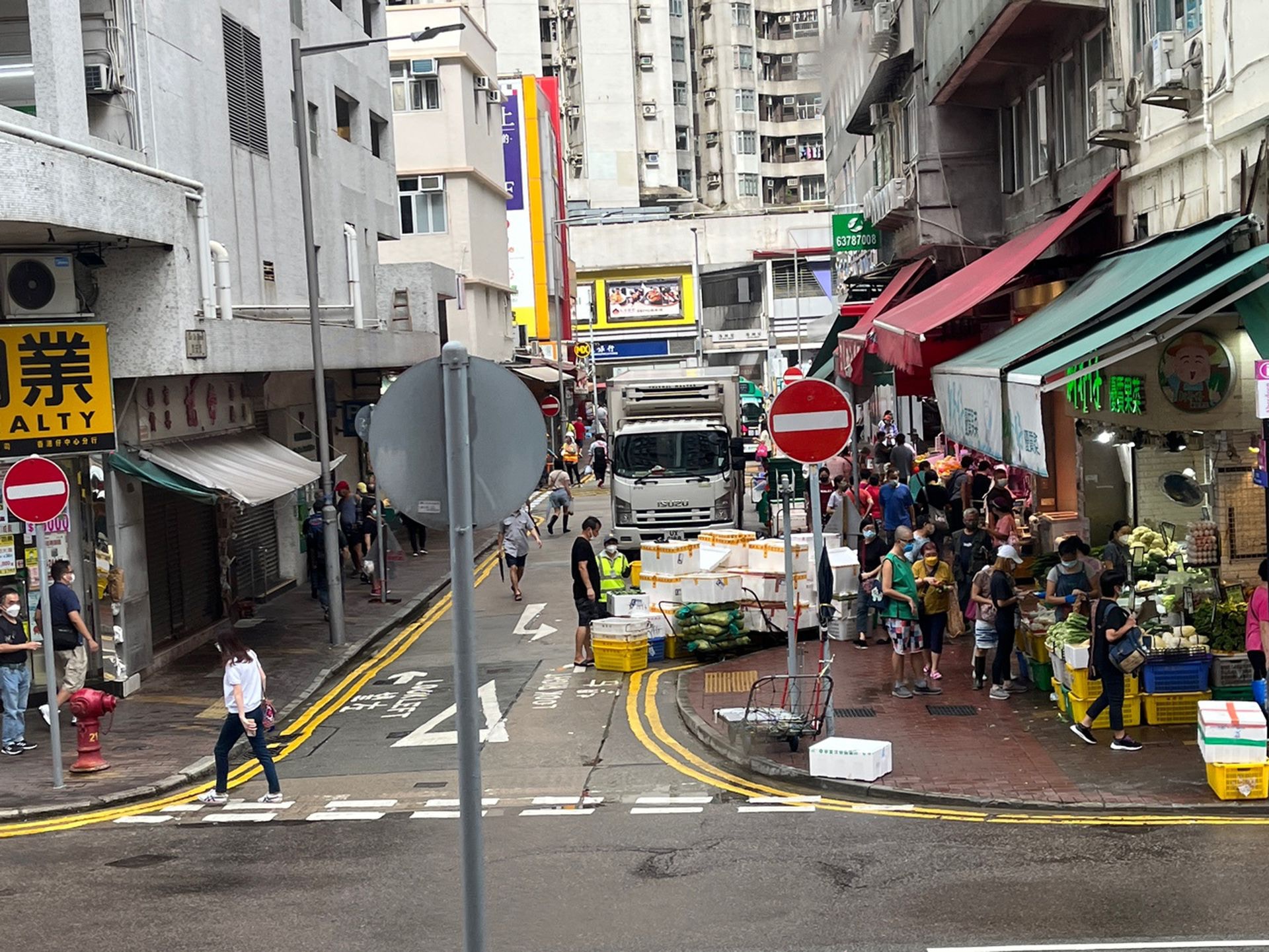 衛生黑點｜民建聯指南區商舖阻街問題持續　促加重罰則及恆常行動