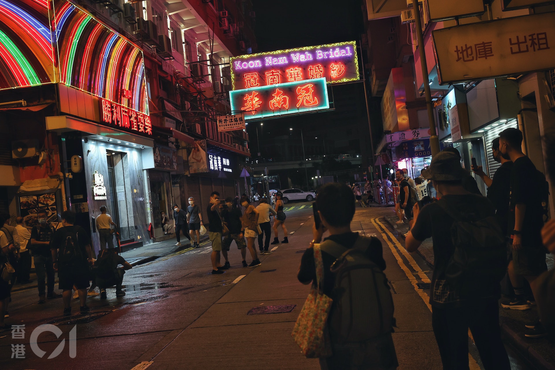 集體回憶 冠南華 霓虹燈拆卸後香港招牌製作人談廣告牌之美 集體回憶 冠南華 霓虹燈拆卸後香港招牌製作人談廣告牌之美
