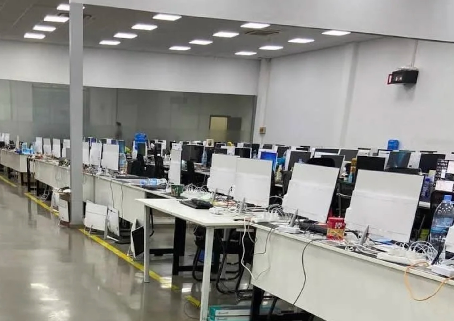 其他被害人提供園區辦公室的照片。(圖/羽棠提供) 其他被害人提供園區辦公室的照片。(圖/羽棠提供)