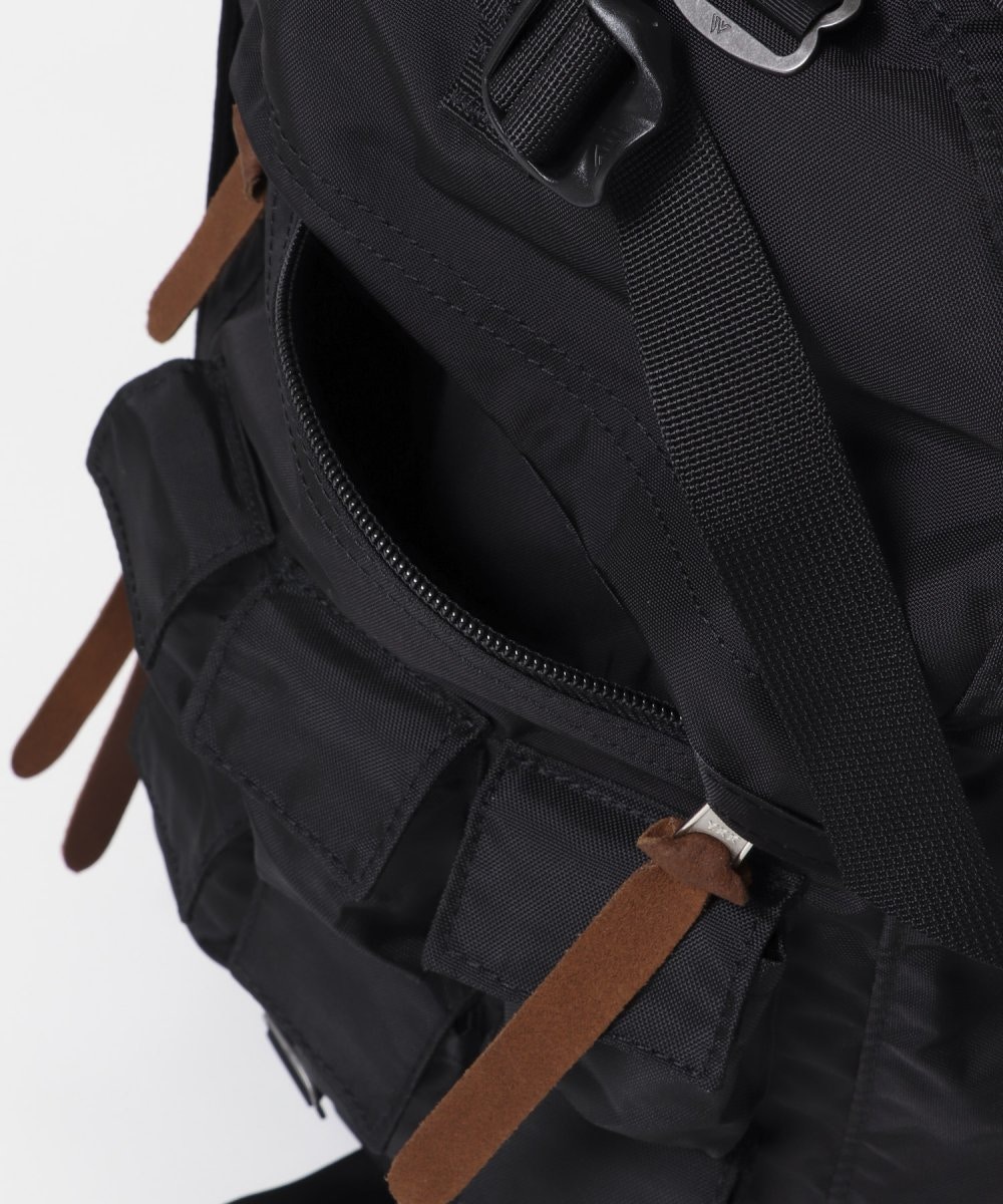 NEXUSVII × GREGORY DAYPACK-