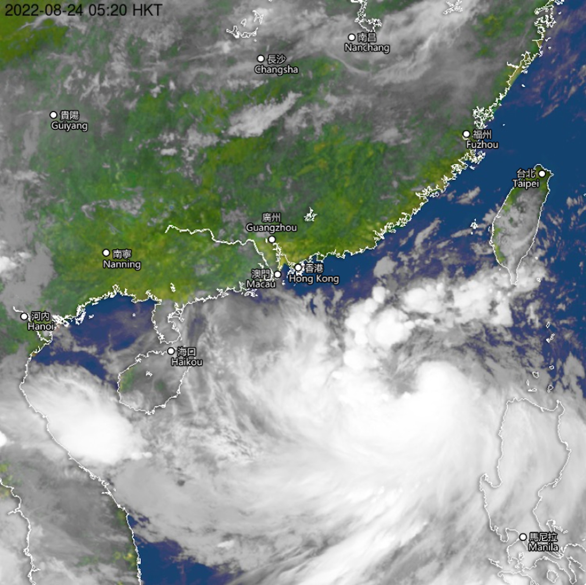 熱帶氣旋馬鞍8月24日凌晨集結在香港東南約580公里。(地球同步氣象衛星風雲-2G和向日葵8號衛星(H8)圖片) 熱帶氣旋馬鞍8月24日凌晨集結在香港東南約580公里。(地球同步氣象衛星風雲-2G和向日葵8號衛星(H8)圖片)
