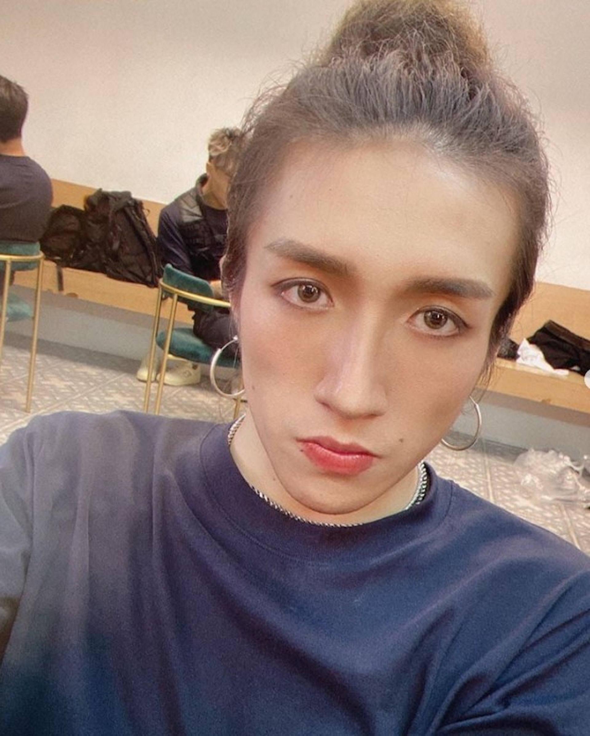 男團MIRROR的紅館演唱會嚴重事故發生至今已一個月,遭螢幕壓中舞蹈員李啟言(阿Mo)仍然留醫。 男團MIRROR的紅館演唱會嚴重事故發生至今已一個月,遭螢幕壓中舞蹈員李啟言(阿Mo)仍然留醫。