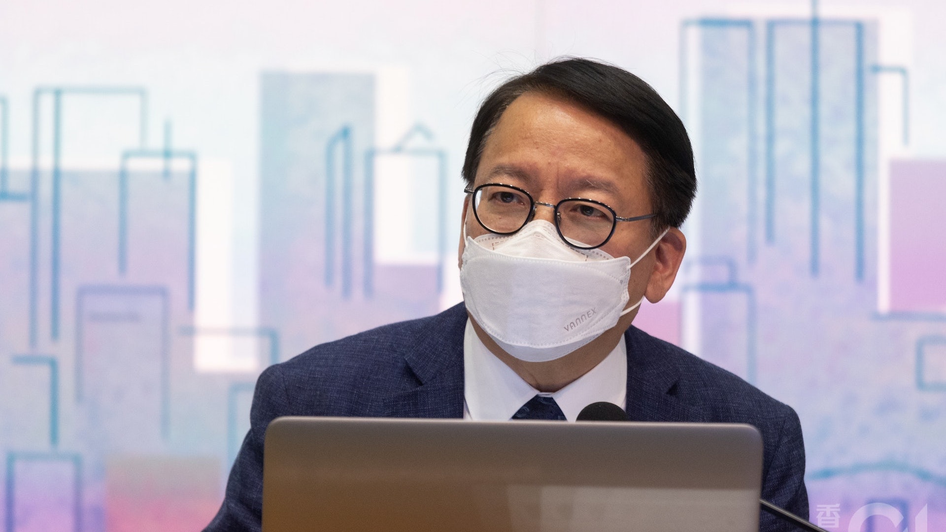 11月入境毋須酒店隔離?陳國基稱暫無決定 如疫情可控必盡放寬 11月入境毋須酒店隔離?陳國基稱暫無決定 如疫情可控必盡放寬