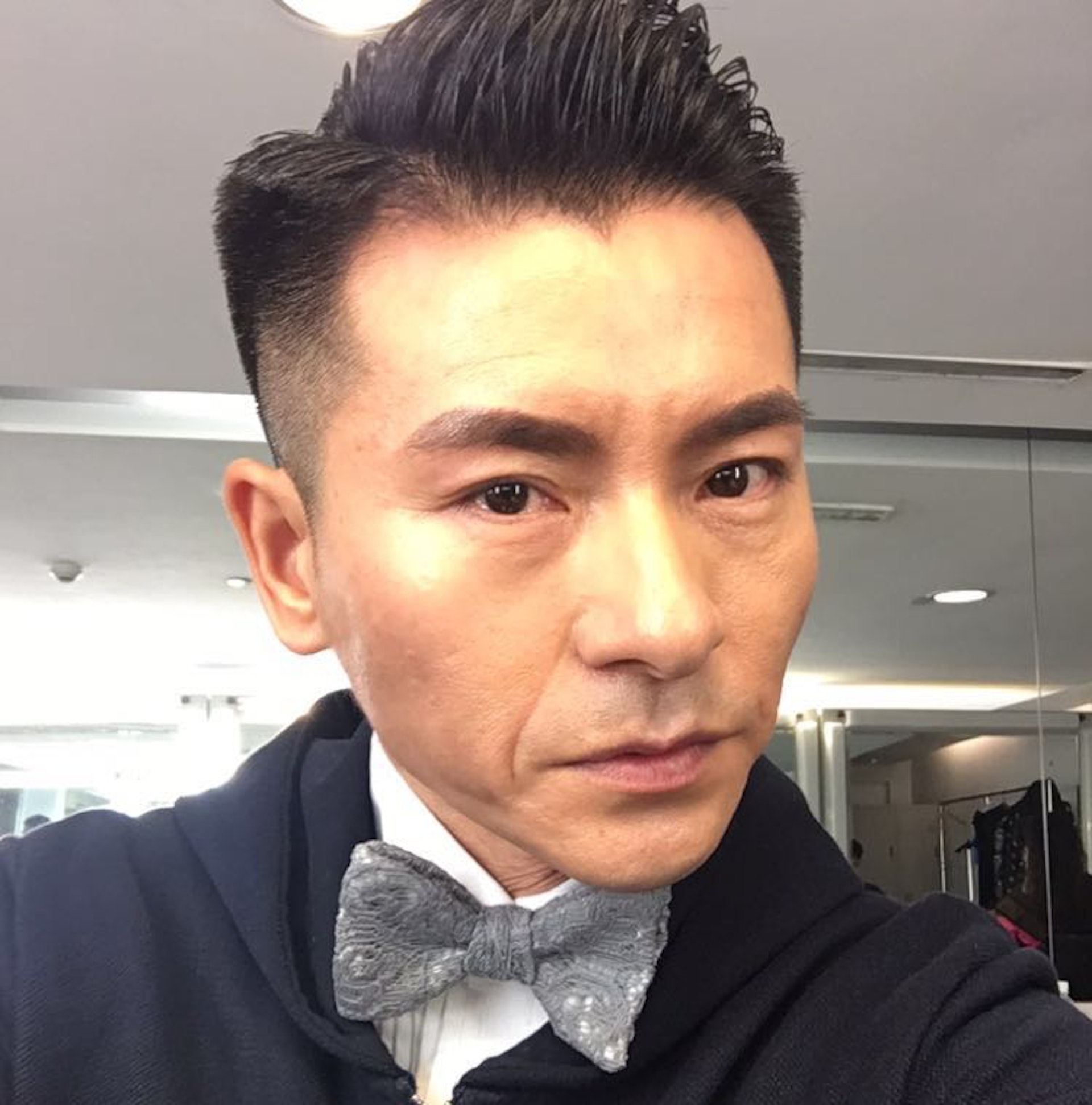 「山寨劉德華」教海嘩樣貌真的與藝人劉德華頗相似(微博 / @教海嘩) 「山寨劉德華」教海嘩樣貌真的與藝人劉德華頗相似(微博 / @教海嘩)