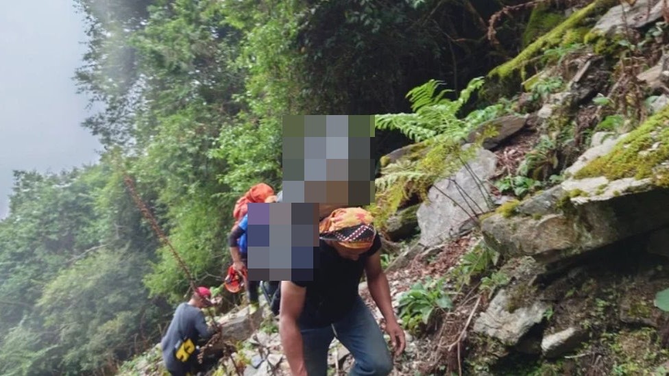 台灣五旬女山友攀百岳郡大山 如廁失足跌落70米深谷 頭部重創亡 台灣五旬女山友攀百岳郡大山 如廁失足跌落70米深谷 頭部重創亡