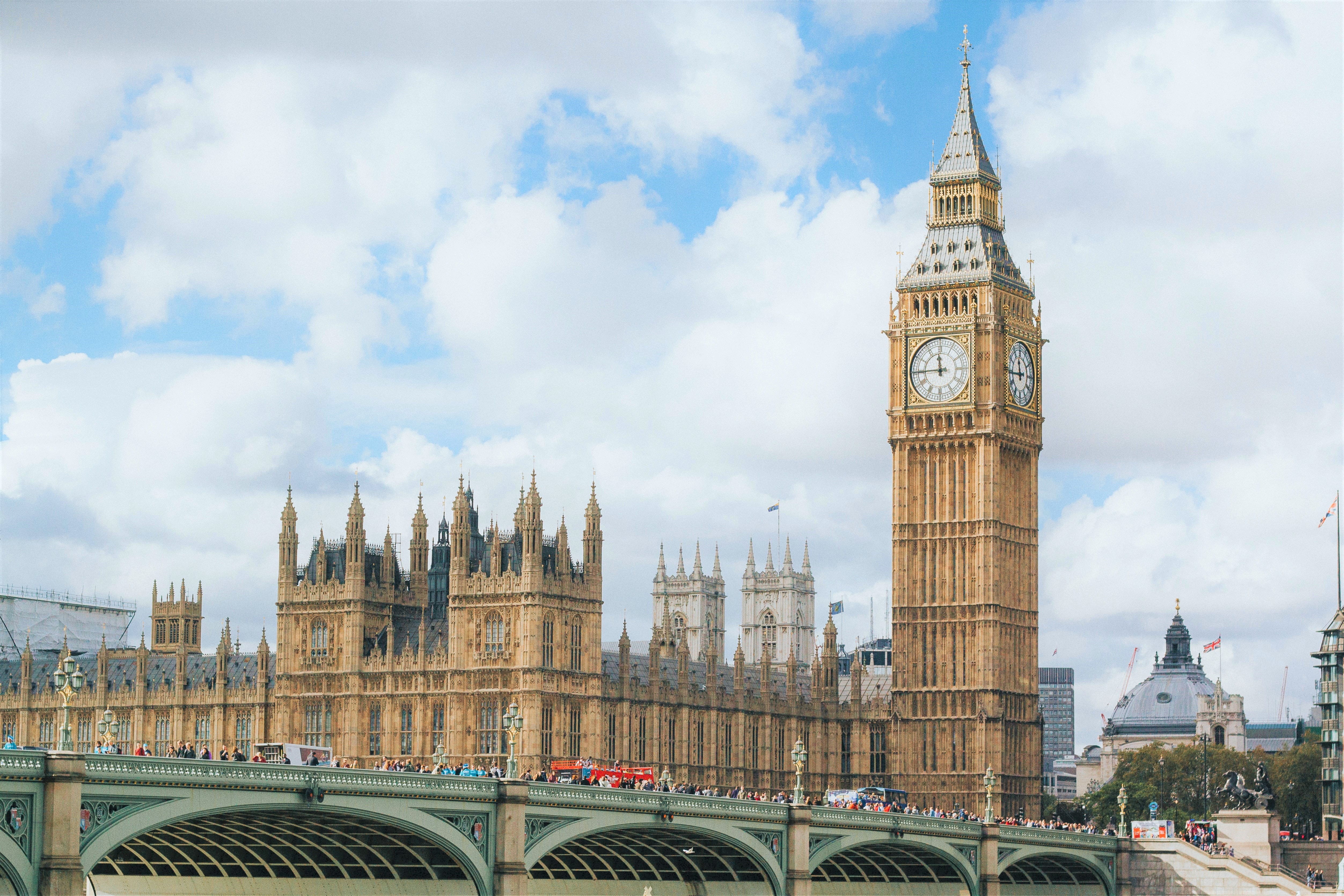 英鎊兌港元跌穿9算英國網購掃貨推介網購免運費+即時退稅