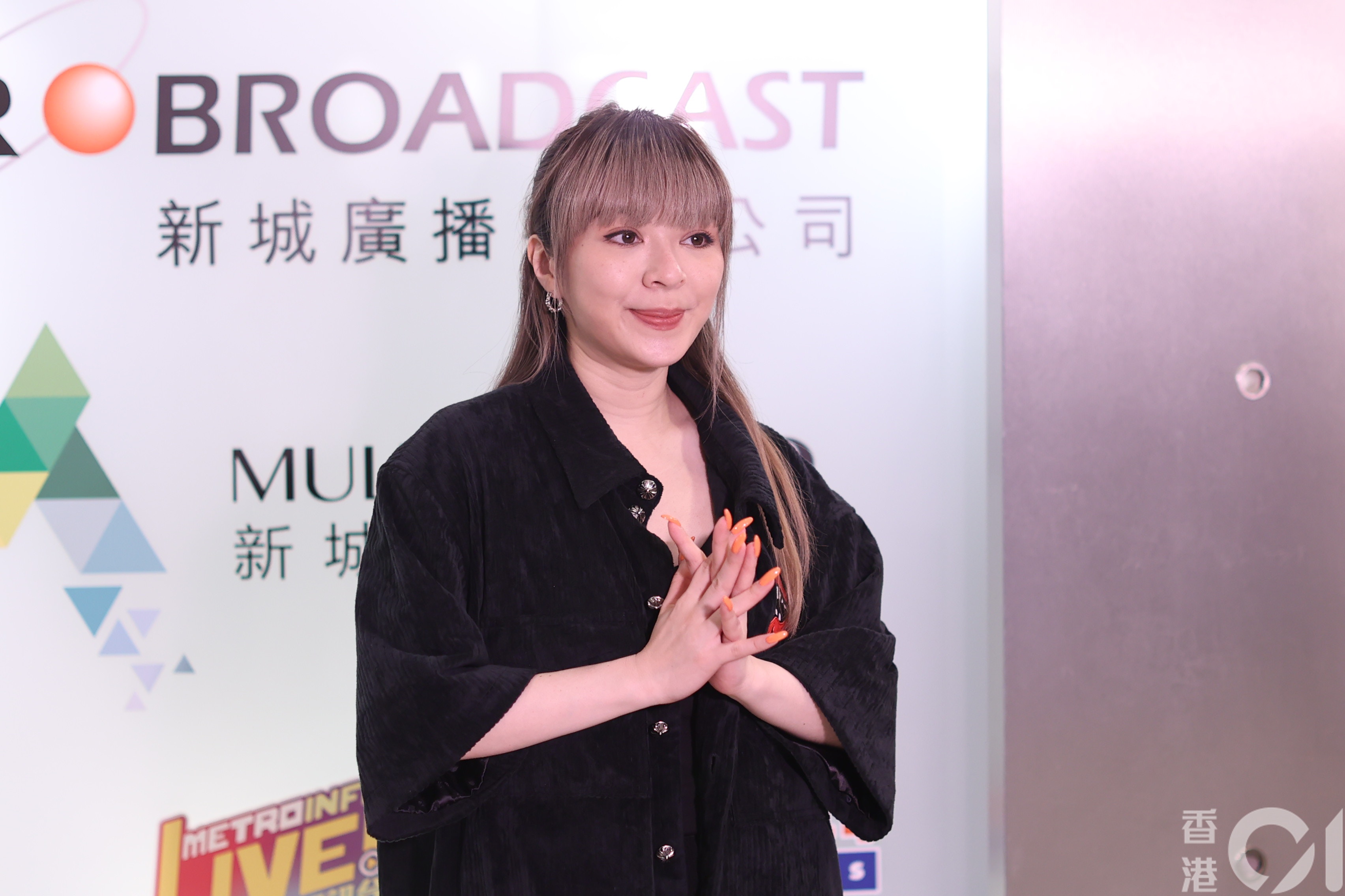 傳中國藝人禁用英文名JW王灝兒讚網民幫改名有創意