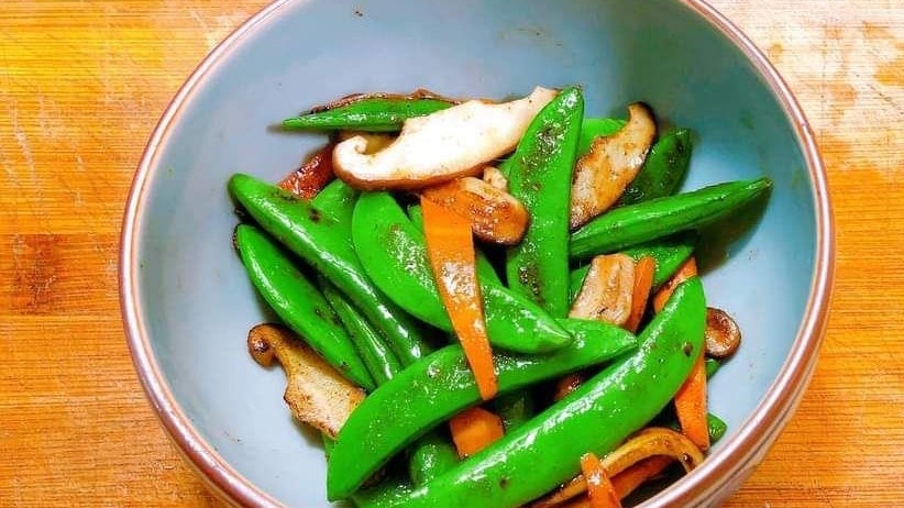 蔬菜食譜|椒鹽甜豆炒鮮菇居酒屋小食 加白胡椒更香豆要汆水嗎? 蔬菜食譜|椒鹽甜豆炒鮮菇居酒屋小食 加白胡椒更香豆要汆水嗎?
