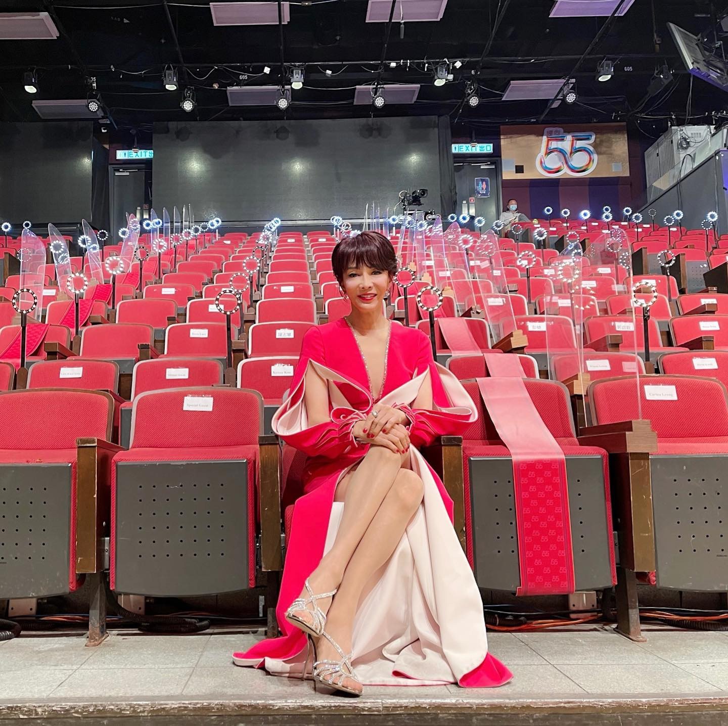 Do姐鄭裕玲是本地金牌司儀，大騷有佢在場特別順暢。（IG：@do_do_cheng）