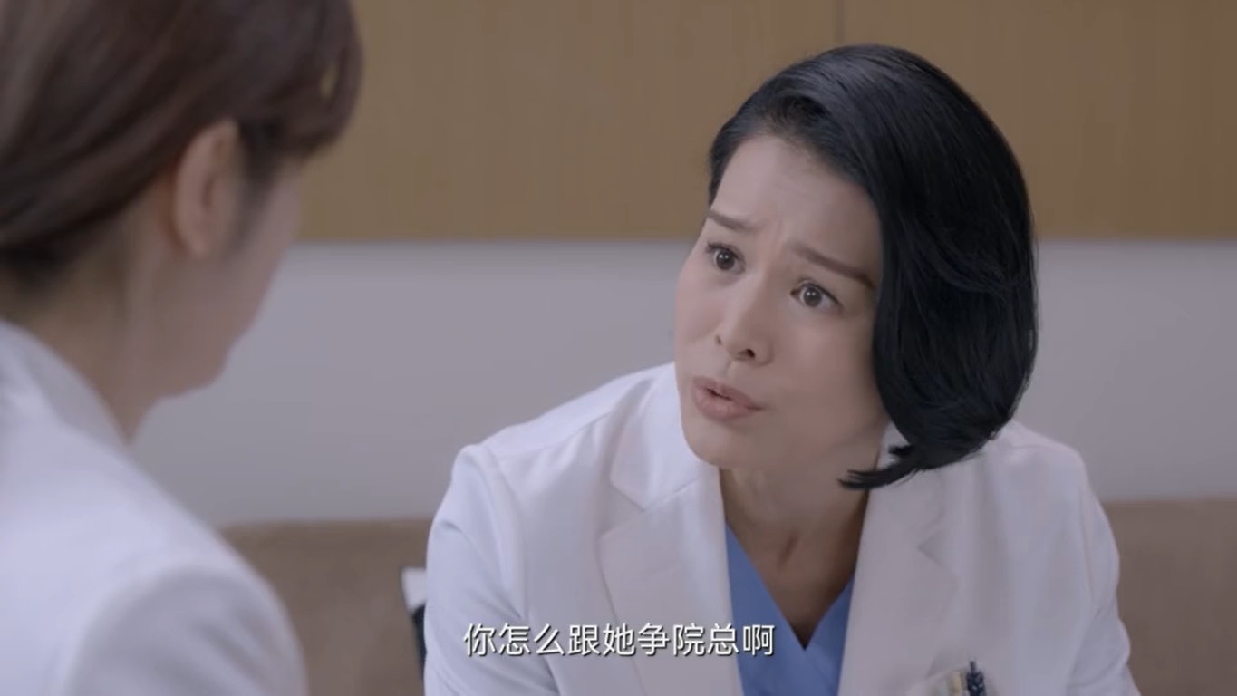 胡杏兒內地新劇演氣場強大專業醫生 獲讚演技出色仲勁過女一 胡杏兒內地新劇演氣場強大專業醫生 獲讚演技出色仲勁過女一
