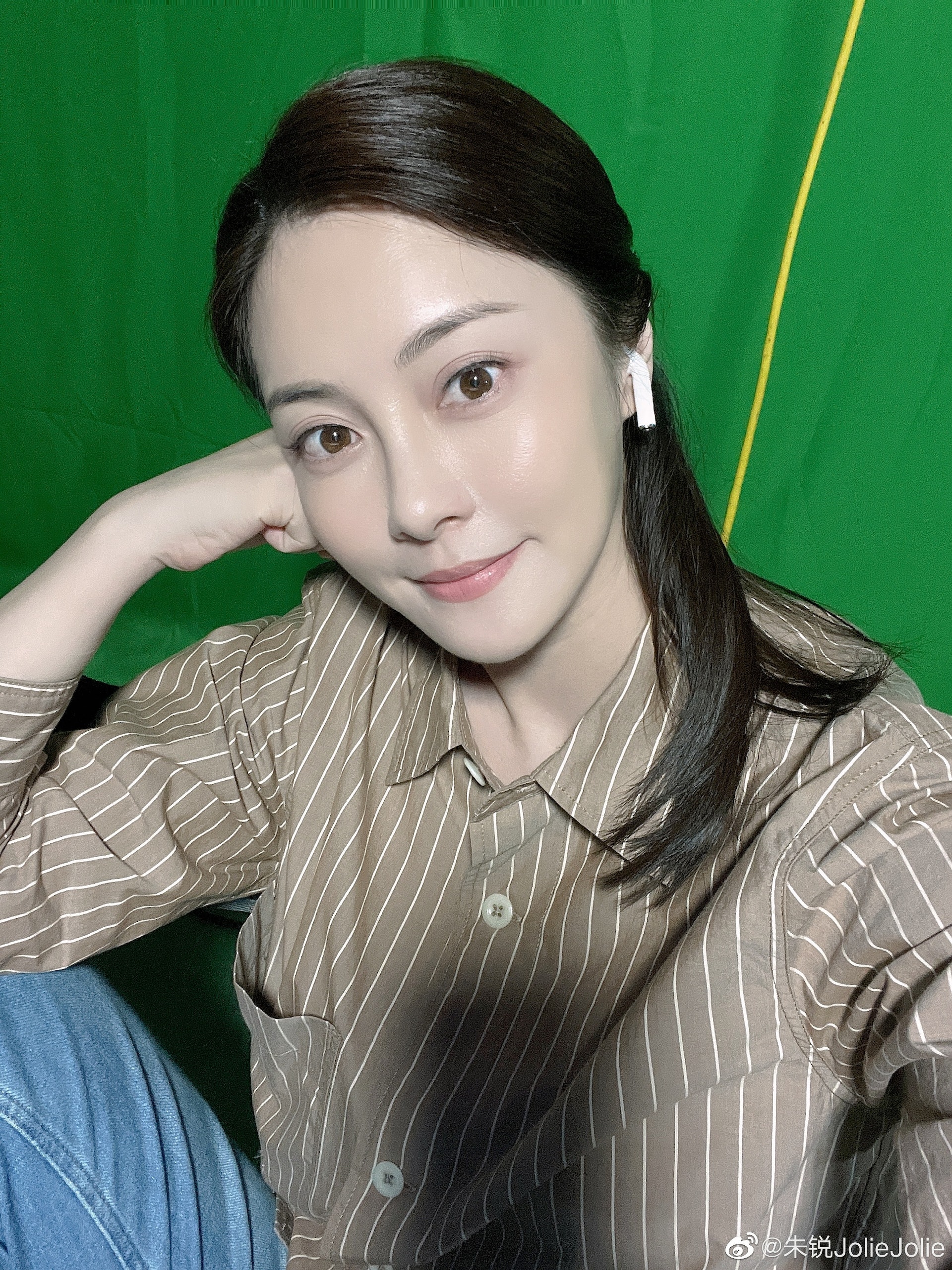 延伸阅读:《无间道》女星破产失业疑获赵露思出手相助 因炒股赔光20年积蓄(微博@朱锐)