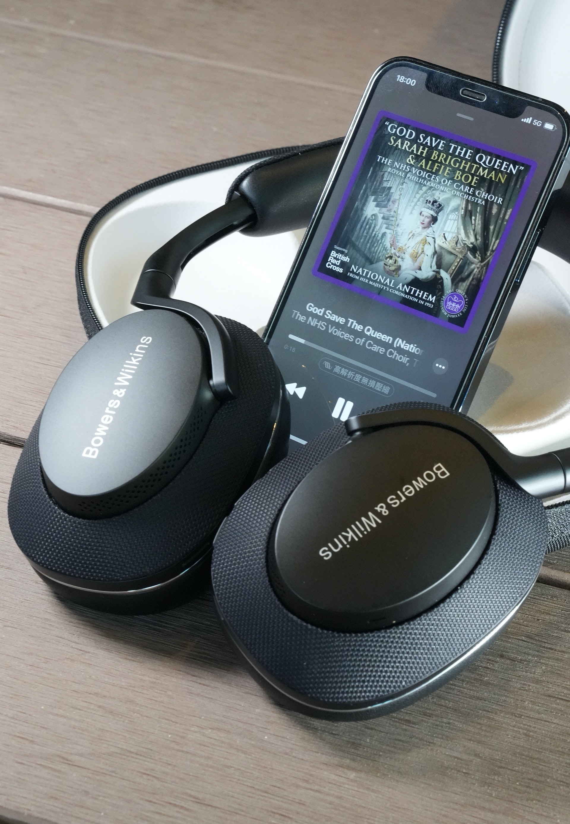 英國名牌B&W:Bowers & Wilkins Px7 S2,旗艦級ANC降噪無線耳機(鍾世傑 攝) 英國名牌B&W:Bowers & Wilkins Px7 S2,旗艦級ANC降噪無線耳機(鍾世傑 攝)