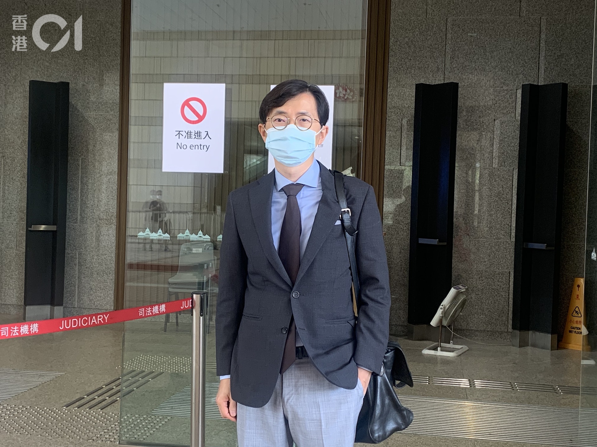 法醫卓華指女死者葉素欣凝血障礙情況嚴重。(劉安琪攝) 法醫卓華指女死者葉素欣凝血障礙情況嚴重。(劉安琪攝)