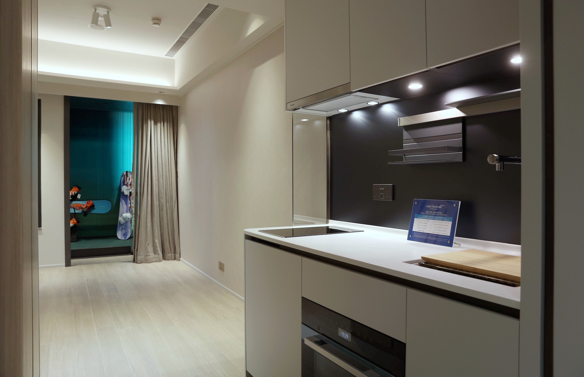 ONE INNOVALE - Bellevue示範單位,參照C座10樓17室搭建,屬一房間隔,實用面積288平方呎。(余俊亮攝) ONE INNOVALE - Bellevue示範單位,參照C座10樓17室搭建,屬一房間隔,實用面積288平方呎。(余俊亮攝)