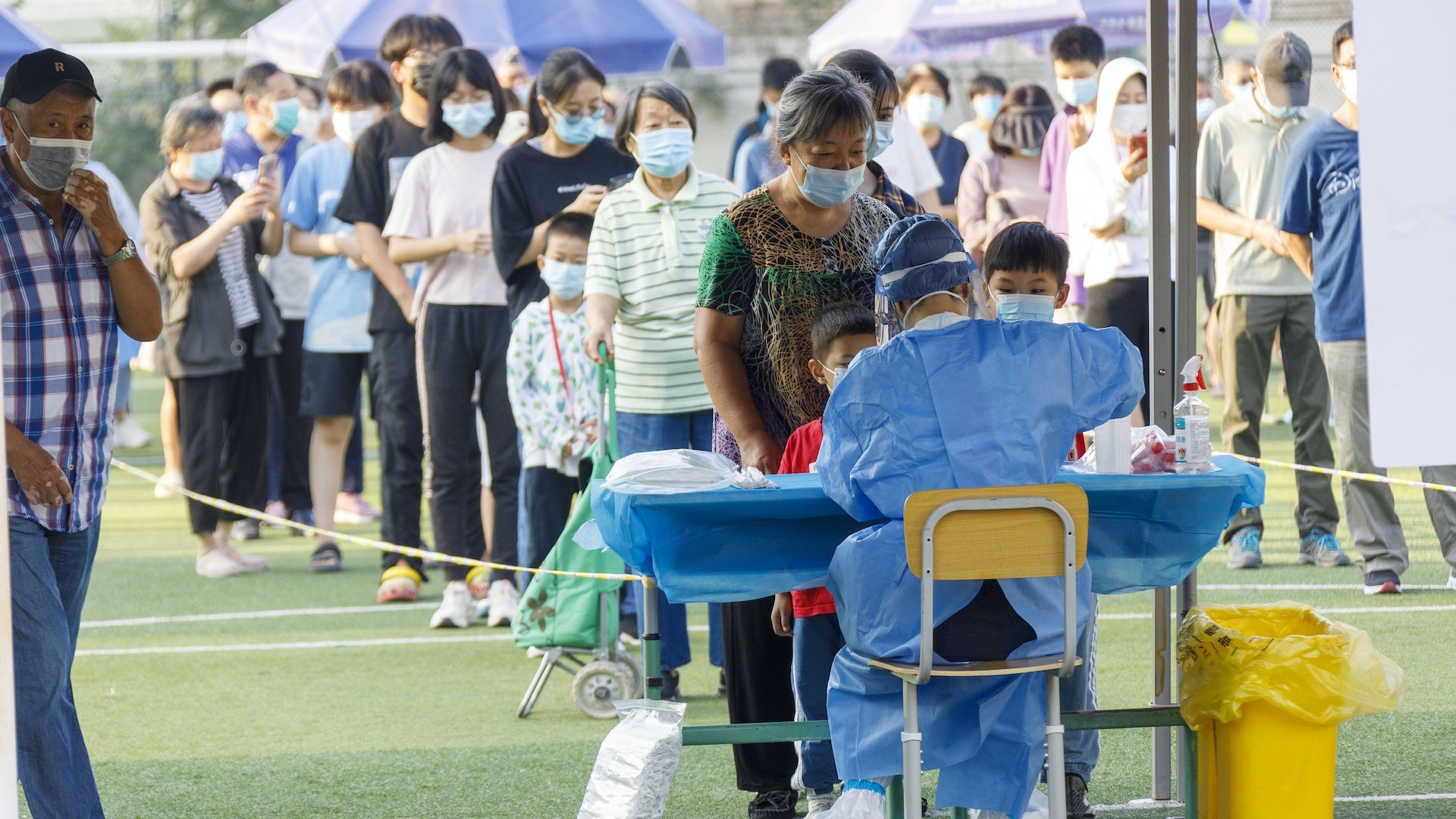 疫情|內地昨增807宗本土個案 國慶假臨近 各地倡減少跨市活動 疫情|內地昨增807宗本土個案 國慶假臨近 各地倡減少跨市活動