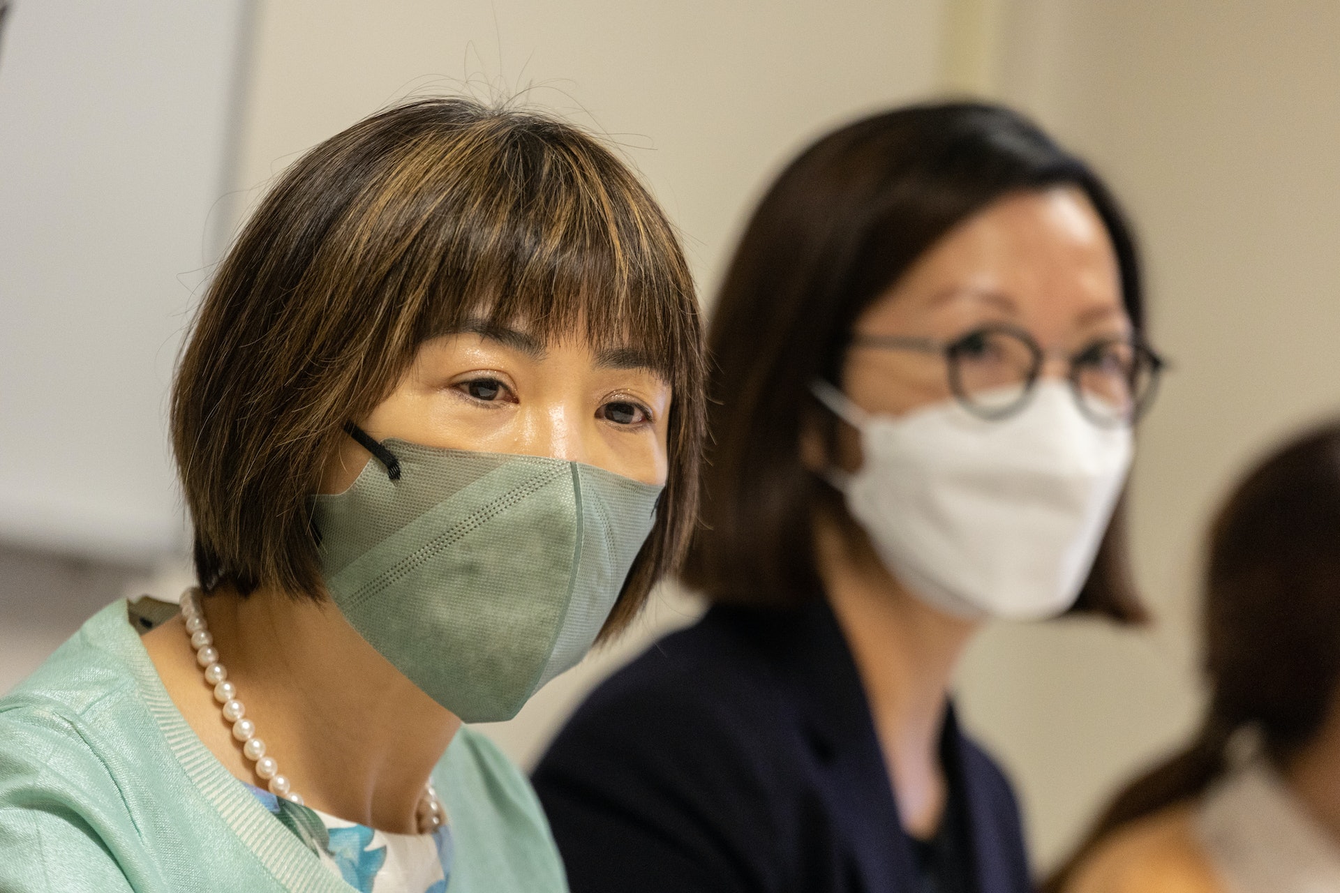 港鐵市務及客戶體驗總經理梁靜雯表示，港鐵每日有48萬乘客為長者，佔總乘客量的百分之十一。她指今年內將於98個港鐵站及流動服務隊的平板電腦加裝應用程式，相信能幫助更多走失的腦退化症人士與家人團聚。（梁鵬威攝）