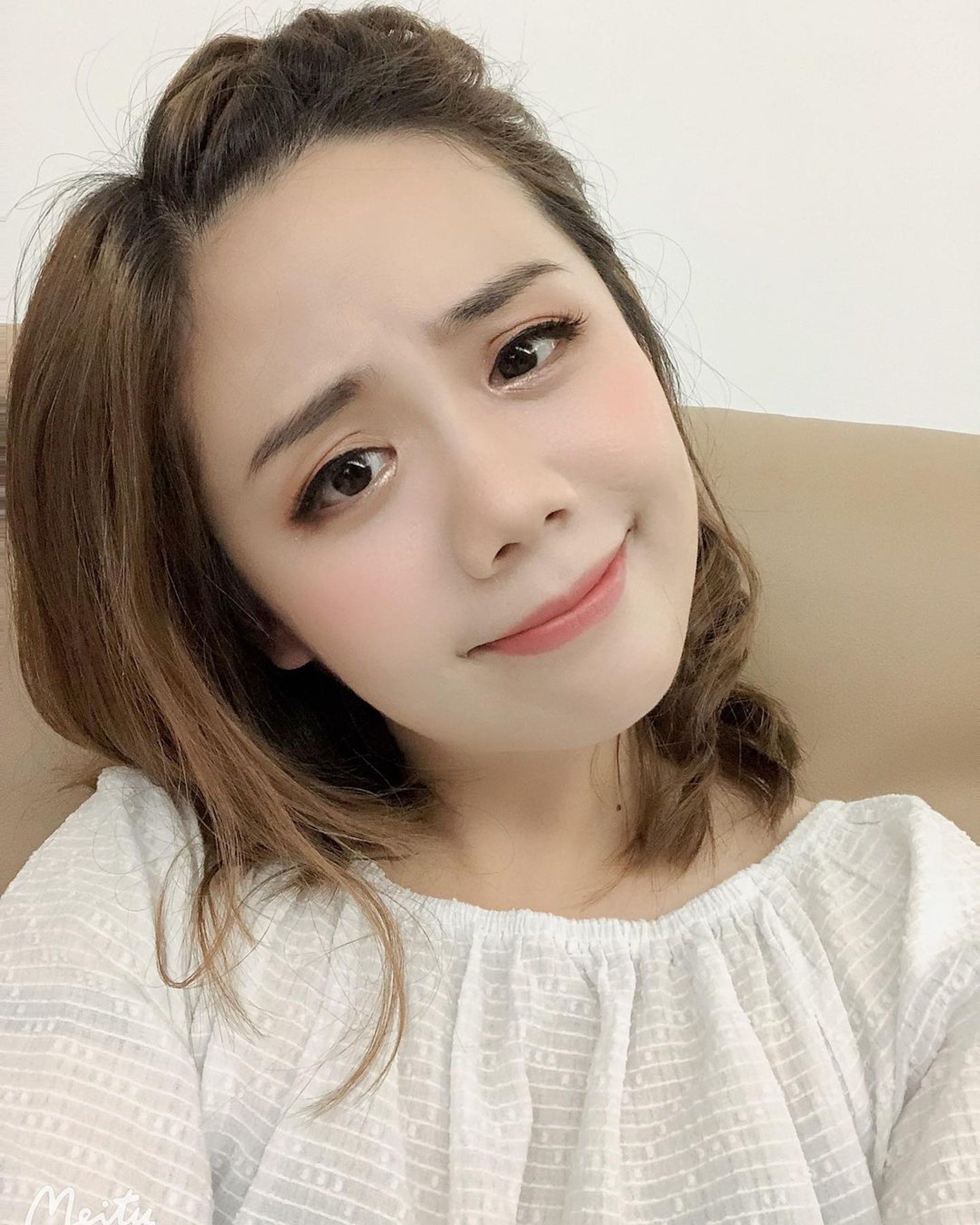 1. 姚焯菲的歌唱老師李昊嘉,李昊嘉是第一屆《亞洲星光大道》參賽者,曾推出過多隻專輯,更是擁有鋼琴演奏級及皇家八級樂理的高手。(Instagram/@sharonleevocal) 1. 姚焯菲的歌唱老師李昊嘉,李昊嘉是第一屆《亞洲星光大道》參賽者,曾推出過多隻專輯,更是擁有鋼琴演奏級及皇家八級樂理的高手。(Instagram/@sharonleevocal)