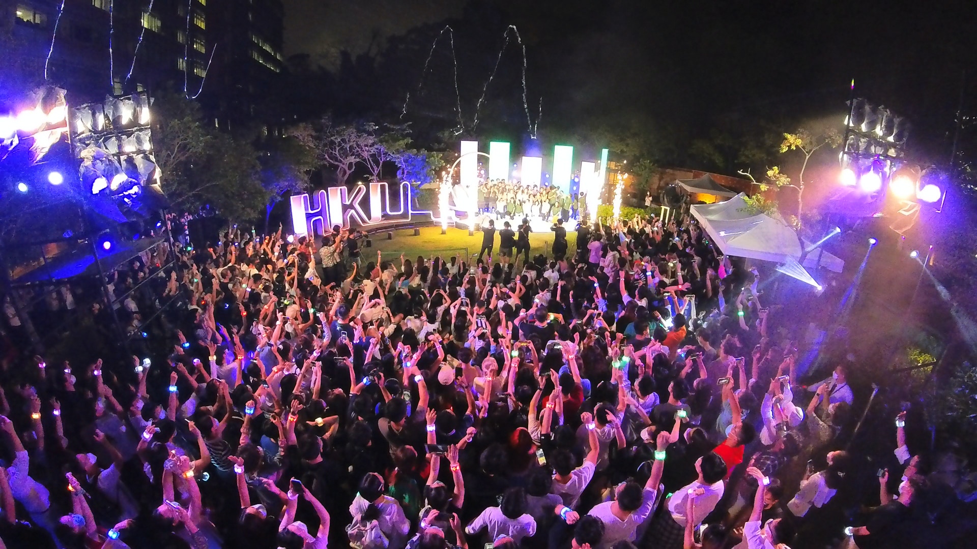 港大111周年校慶 辦dj音樂派對兼亮燈校長張翔與學生同樂