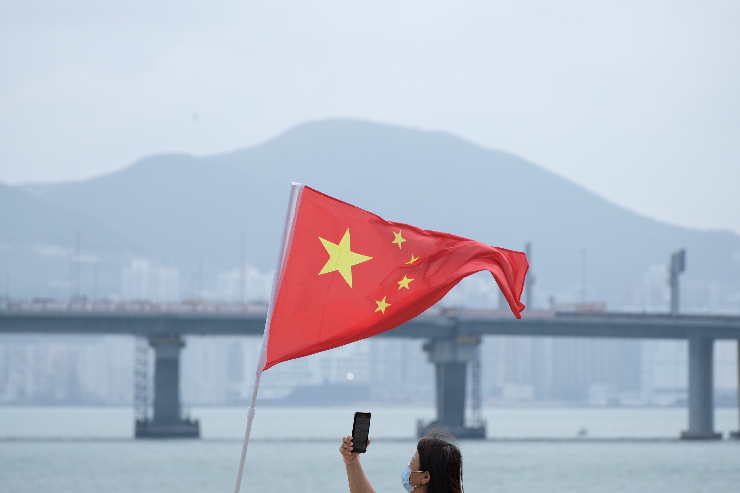 多圖︱國慶臨近旗海飄揚 國旗區旗遍佈全港