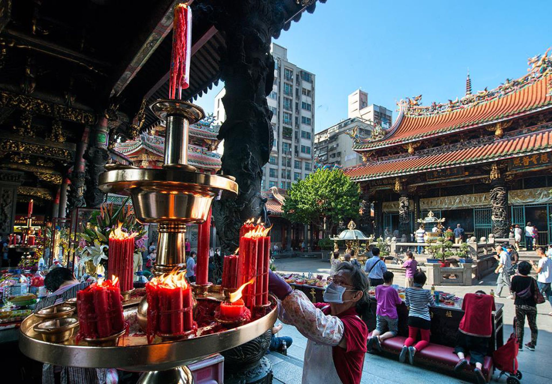 19歲港女魂斷台北龍山寺台命理師指1行為恐誤犯禁忌 太傻了