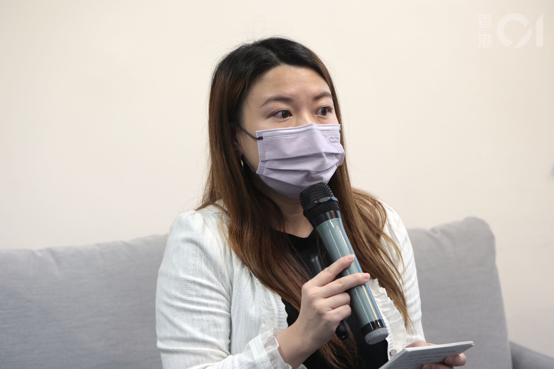 香港選擇性緘默協會創辦人兼會長鄭穎賢表示,關於「選緘症」的求助個案從疫情前一個月逾30宗,升至現時每個月逾50宗求助。(歐嘉樂攝/資料圖片) 香港選擇性緘默協會創辦人兼會長鄭穎賢表示,關於「選緘症」的求助個案從疫情前一個月逾30宗,升至現時每個月逾50宗求助。(歐嘉樂攝/資料圖片)