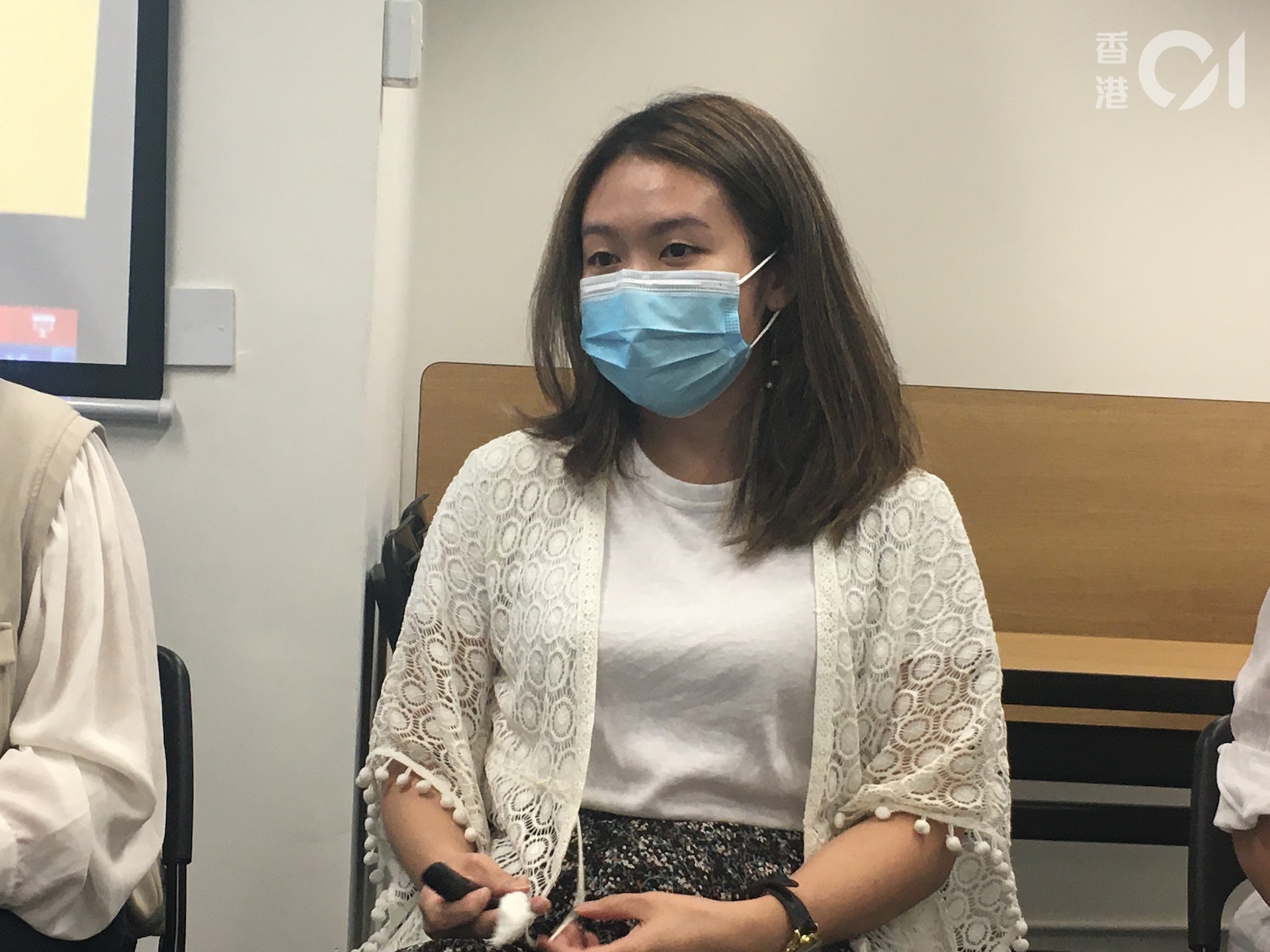 家庭治療及社工黃嘉慧表示,家長應引導及示範社交互動,建立兒童的安全感。(黃煦緻攝) 家庭治療及社工黃嘉慧表示,家長應引導及示範社交互動,建立兒童的安全感。(黃煦緻攝)