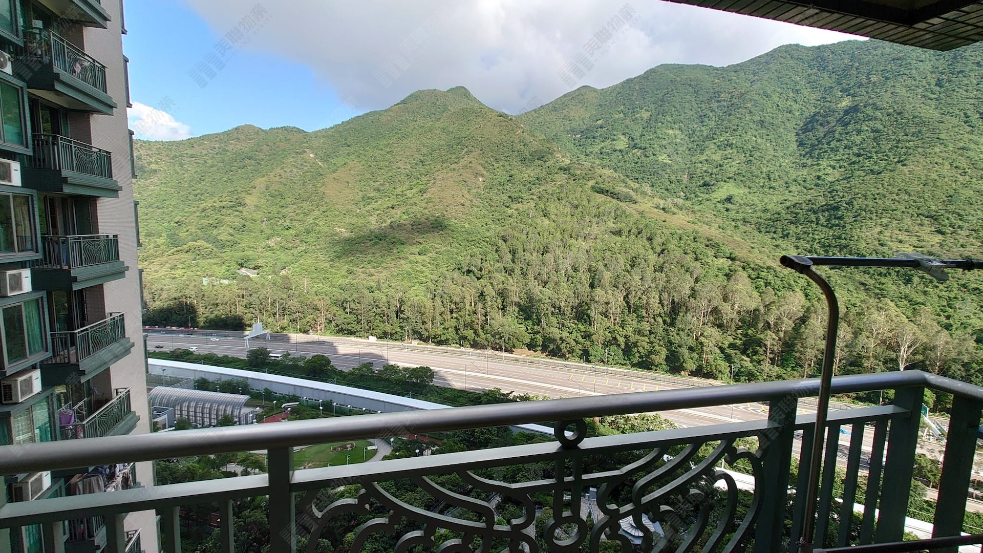 單位享開揚山景。(代理相片) 單位享開揚山景。(代理相片)